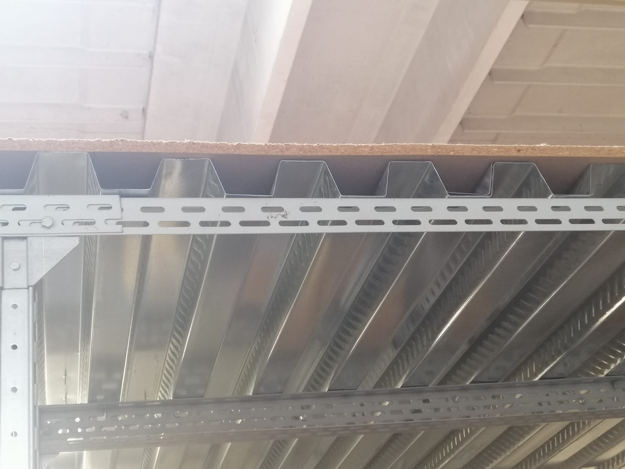 SOPPALCO PASSERELLA 76mq con SCALA e SCAFFALATURA SOTTO in vendita - foto 7