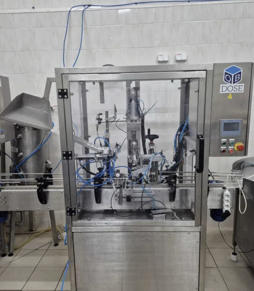 Linea di riempimento e tappatura bottiglie  a 2000 ml in vendita - foto 2