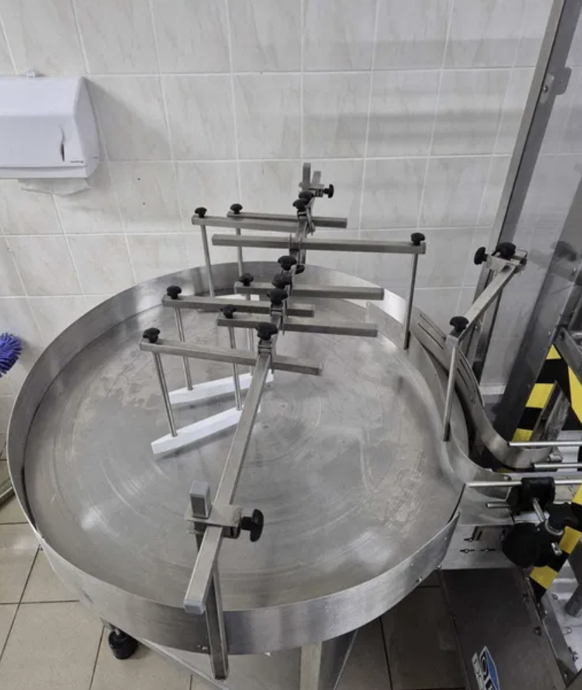 Linea di riempimento e tappatura bottiglie  a 2000 ml in vendita - foto 4