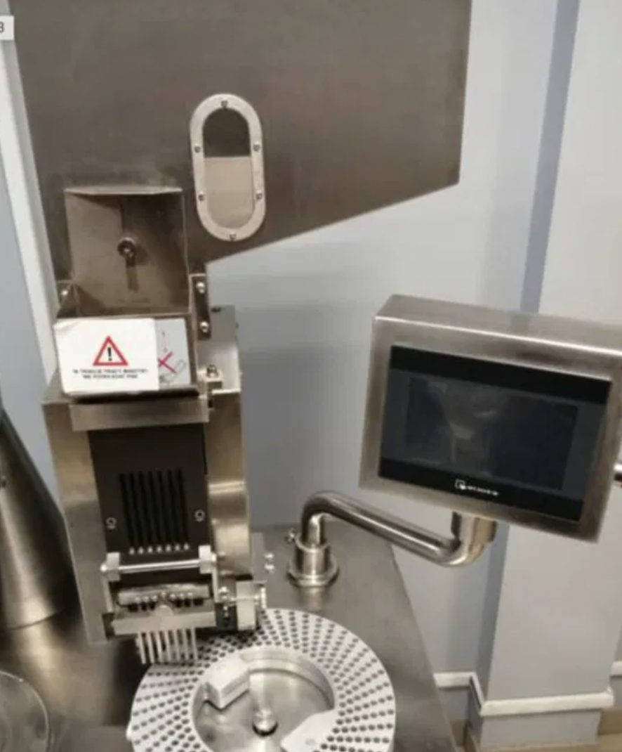 Capsulatrice semi-automatica in vendita - foto 6