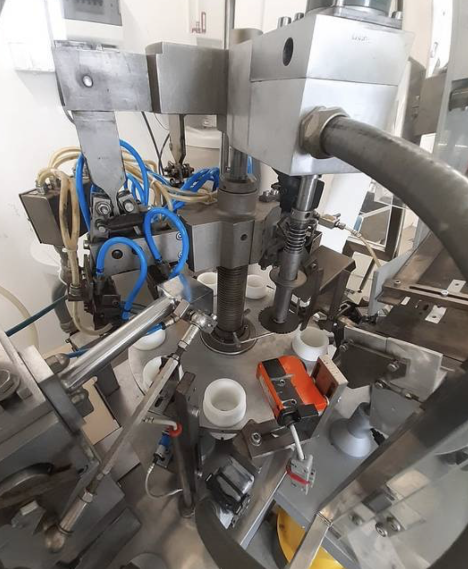 Macchina automatica per l'imballaggio in tubi COMADIS  in vendita - foto 2