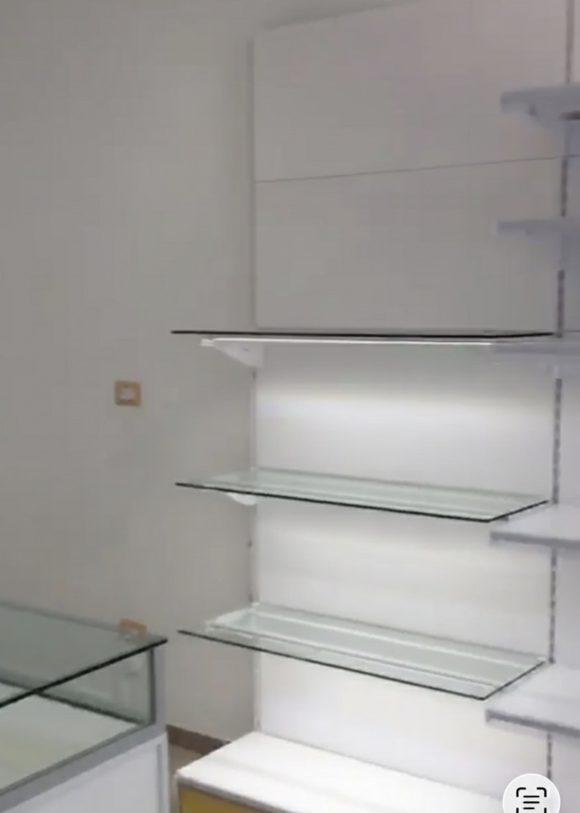 Scaffale espositore professionale in vendita - foto 1