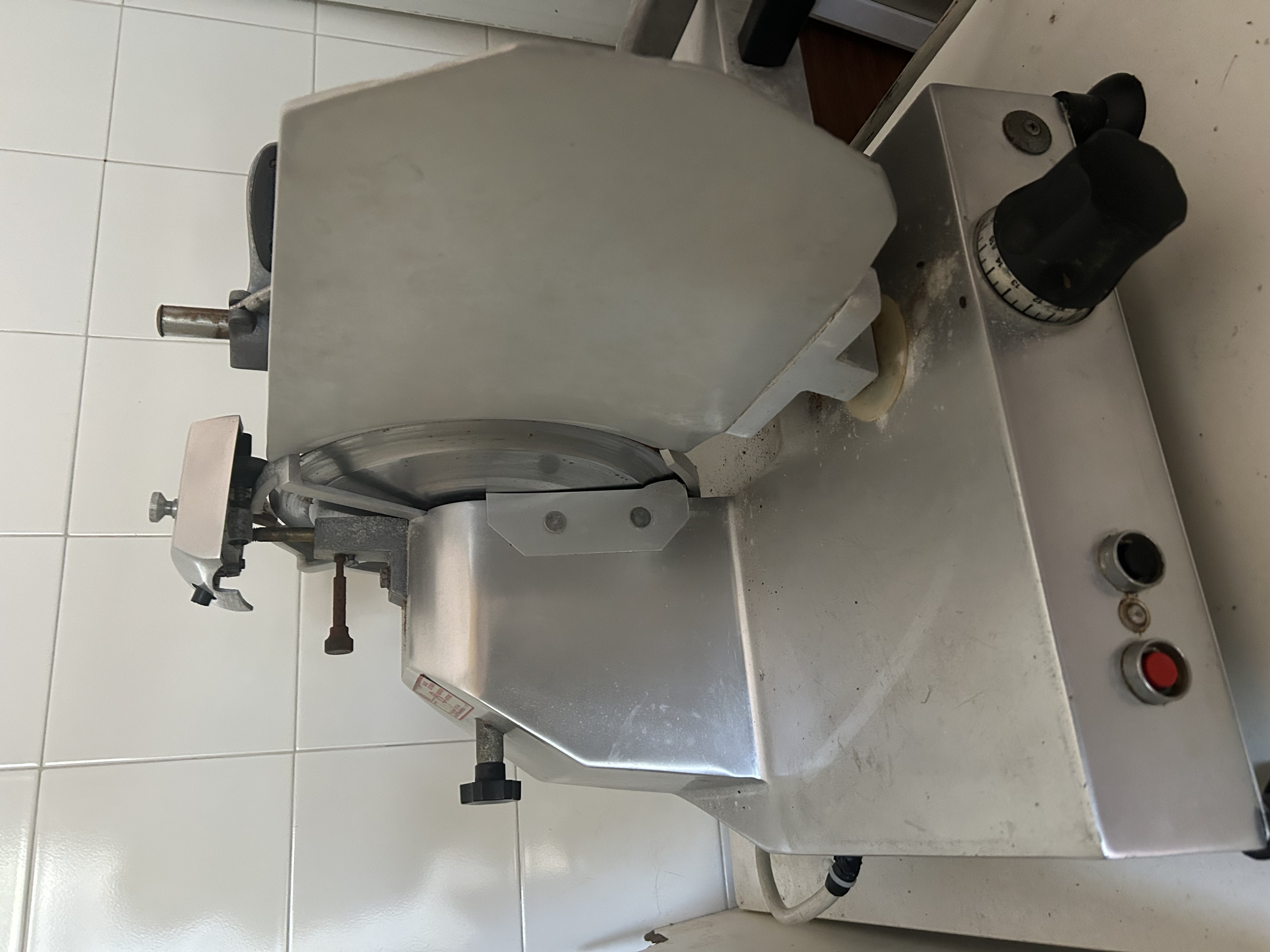 Affettatrice professionale a gravità in vendita - foto 2