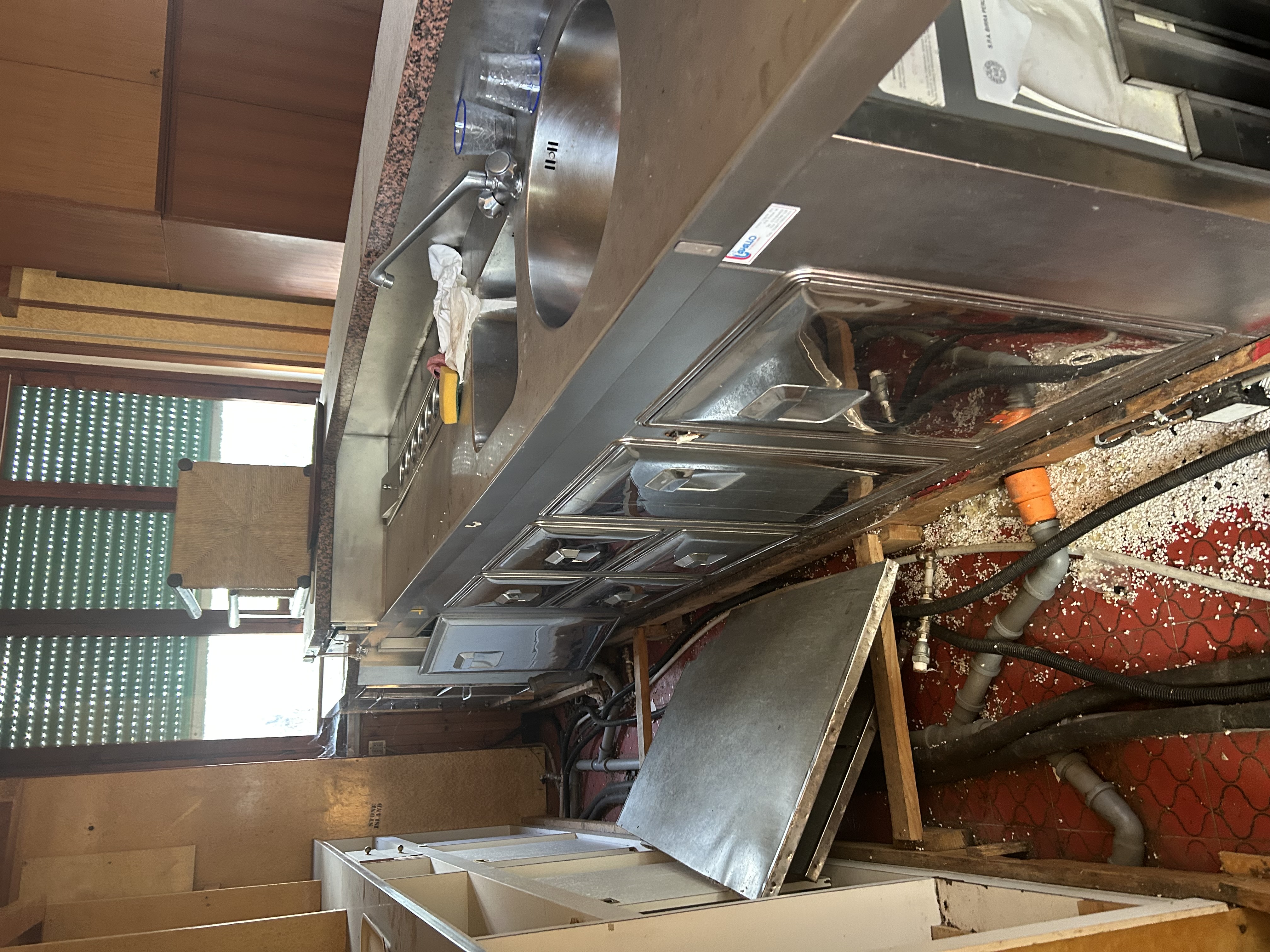 Bancone bar e retrobanco inox 3 m con vani refrigerati  in vendita - foto 1