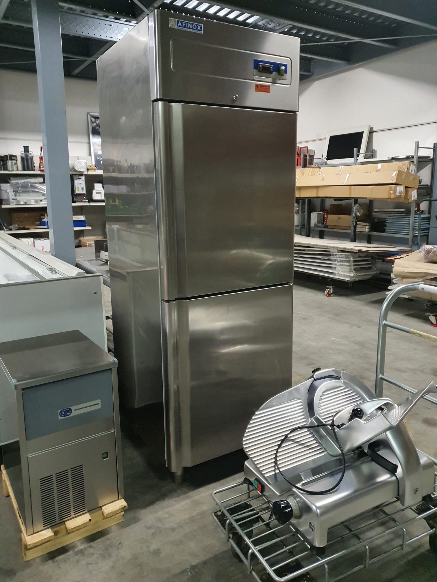 CENTRALE FIGORIFERE, FRIGO MURALE, ARNEG, SUPERMERCATO  in vendita - foto 2