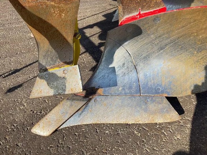 Aratro reversibile Pöttinger Servo 45 Plus in vendita - foto 4