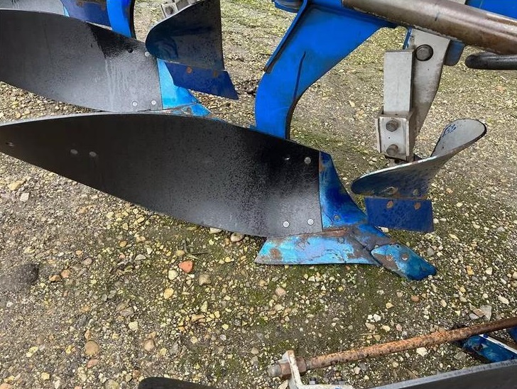 Aratro reversibile Överum VF EX5975H in vendita - foto 4