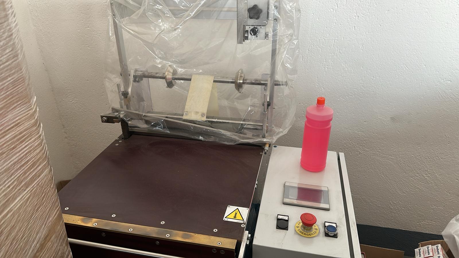 CELLOPHANATRICE SEMI-AUTOMATICA PER PROFUMI in vendita - foto 5