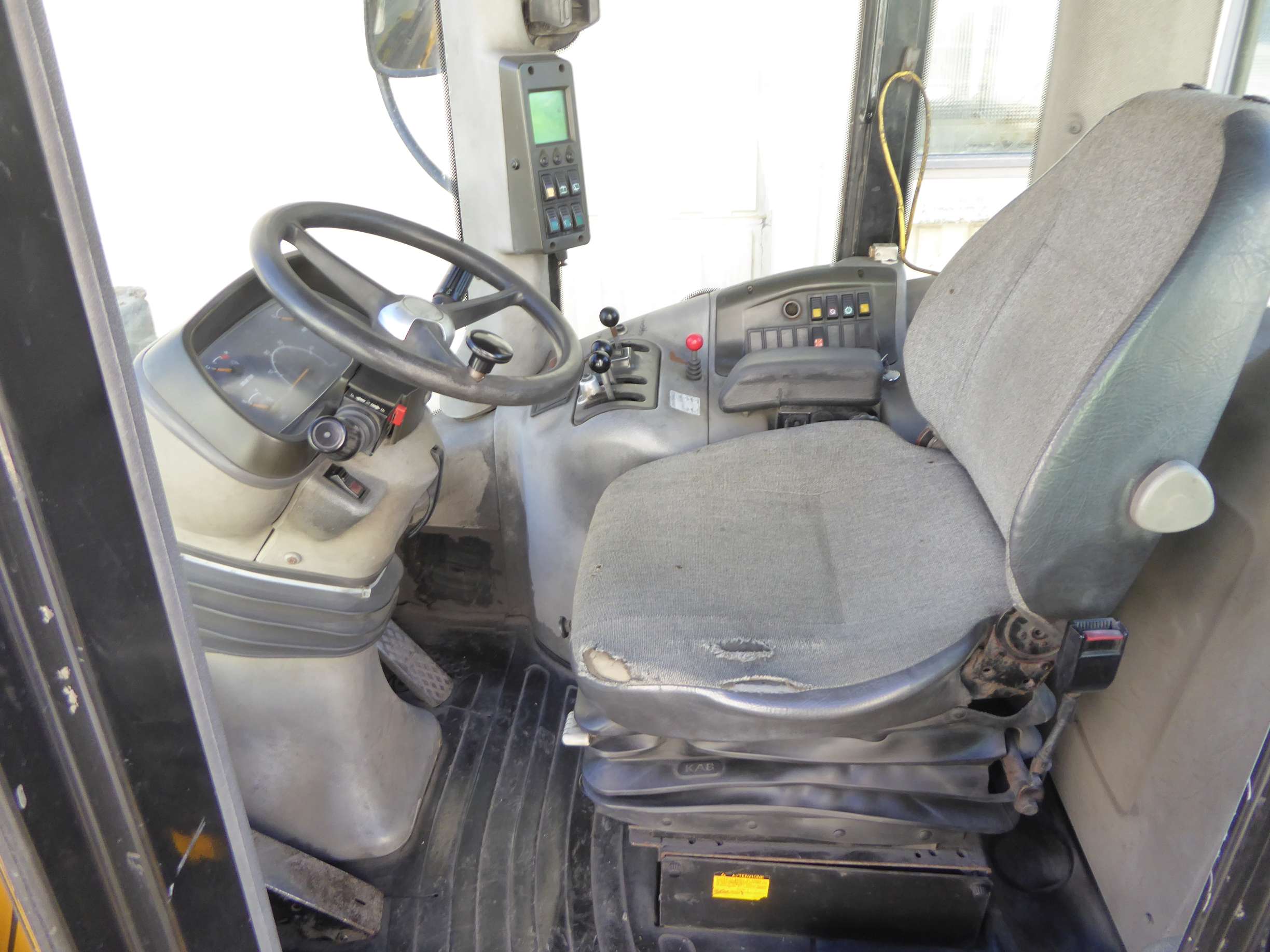 Pala gommata New Holland W130 in vendita - foto 9
