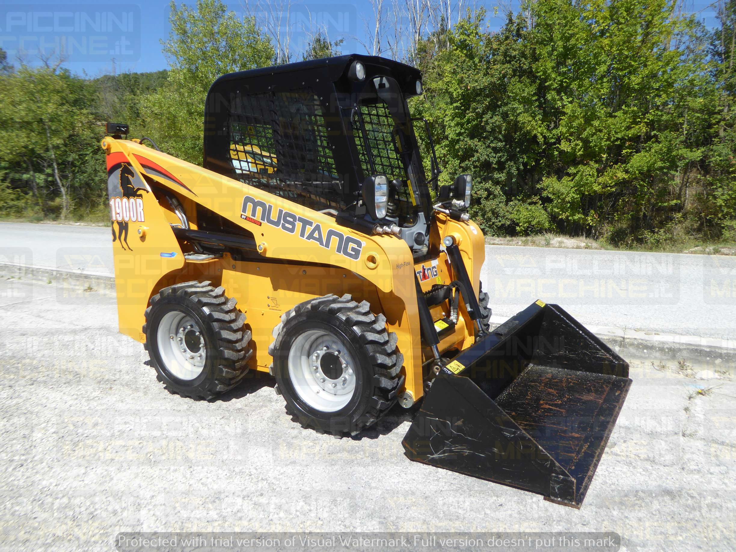 Minipala gommata Mustang 1900R HF in vendita - foto 3