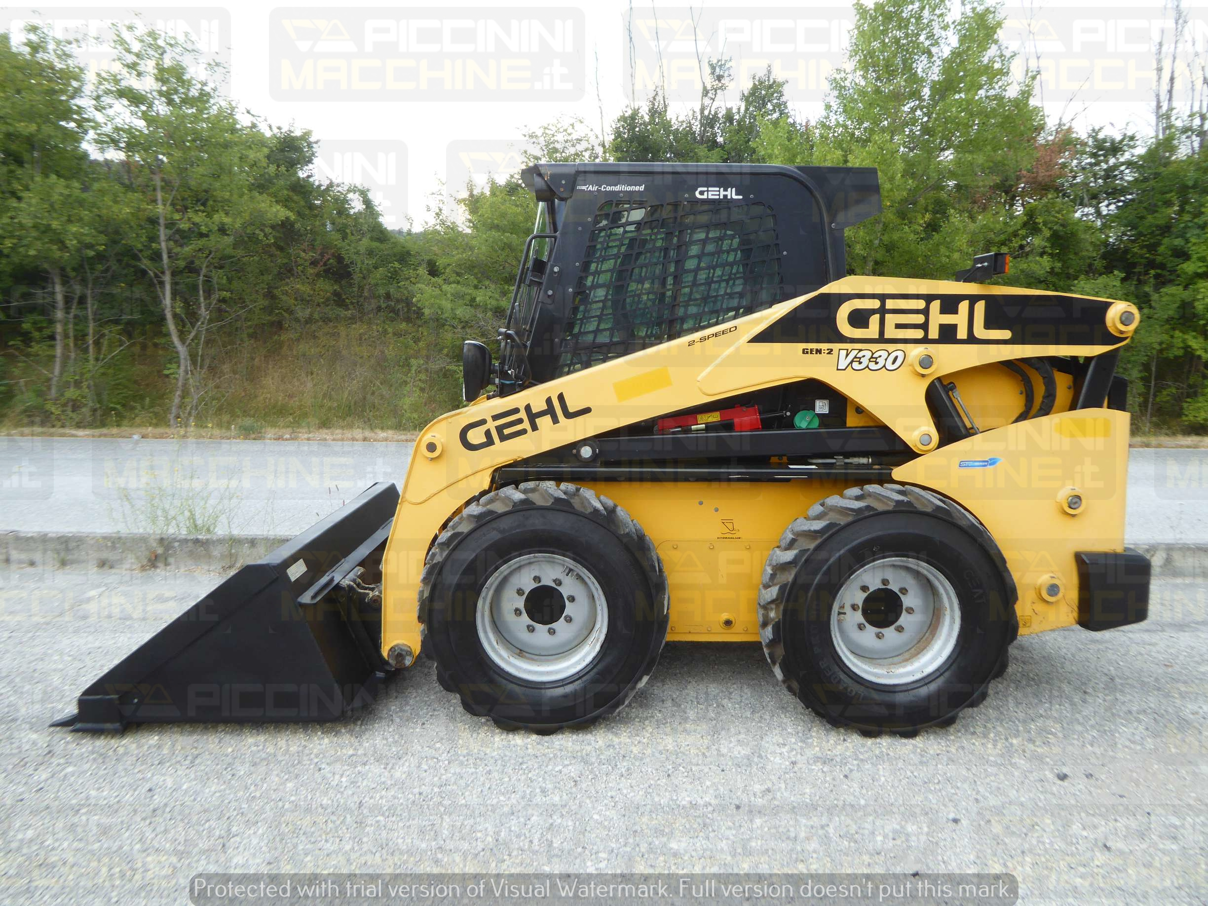 Minipala gommata Gehl V330 in vendita - foto 1