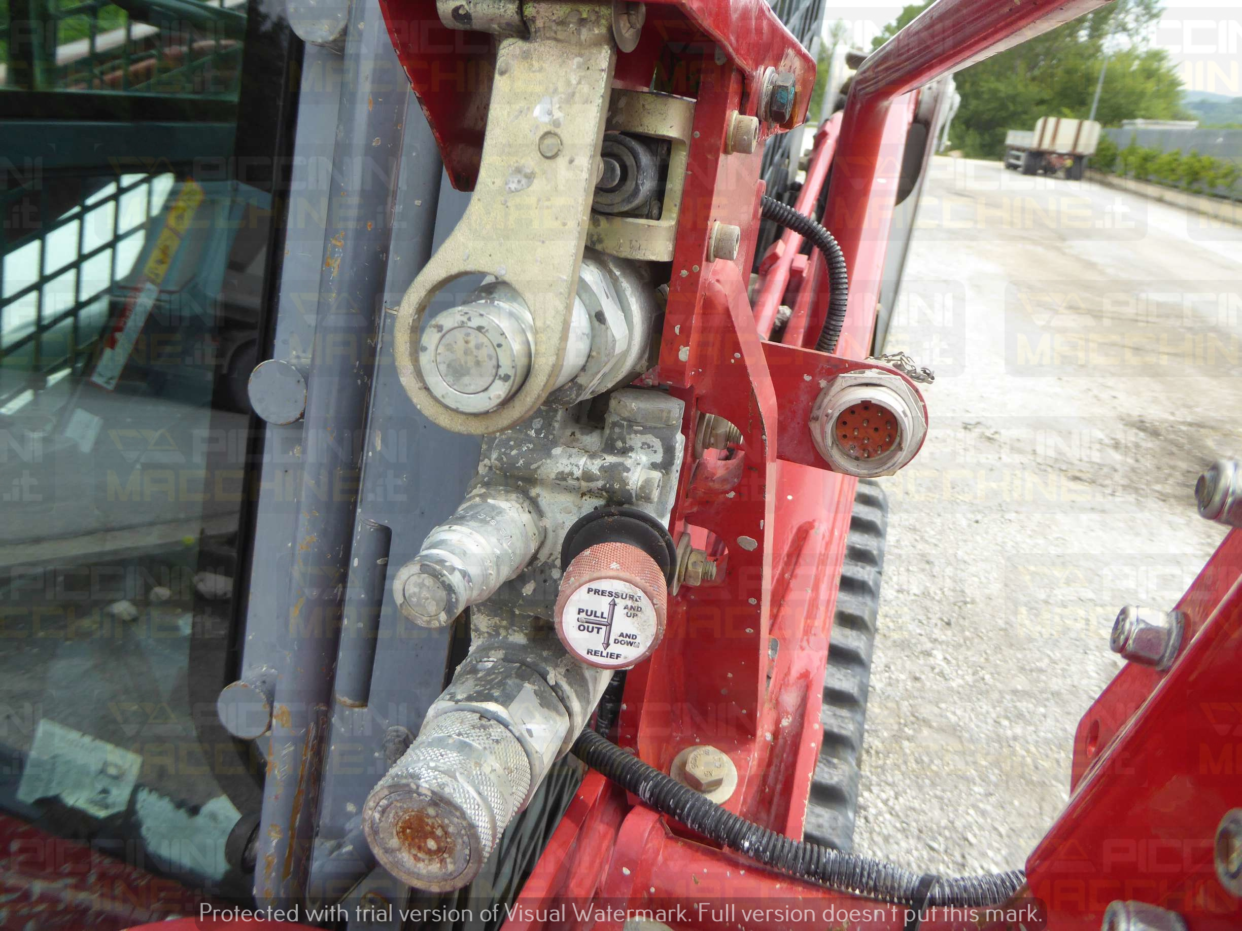 Pala cingolata Takeuchi TL6R in vendita - foto 6