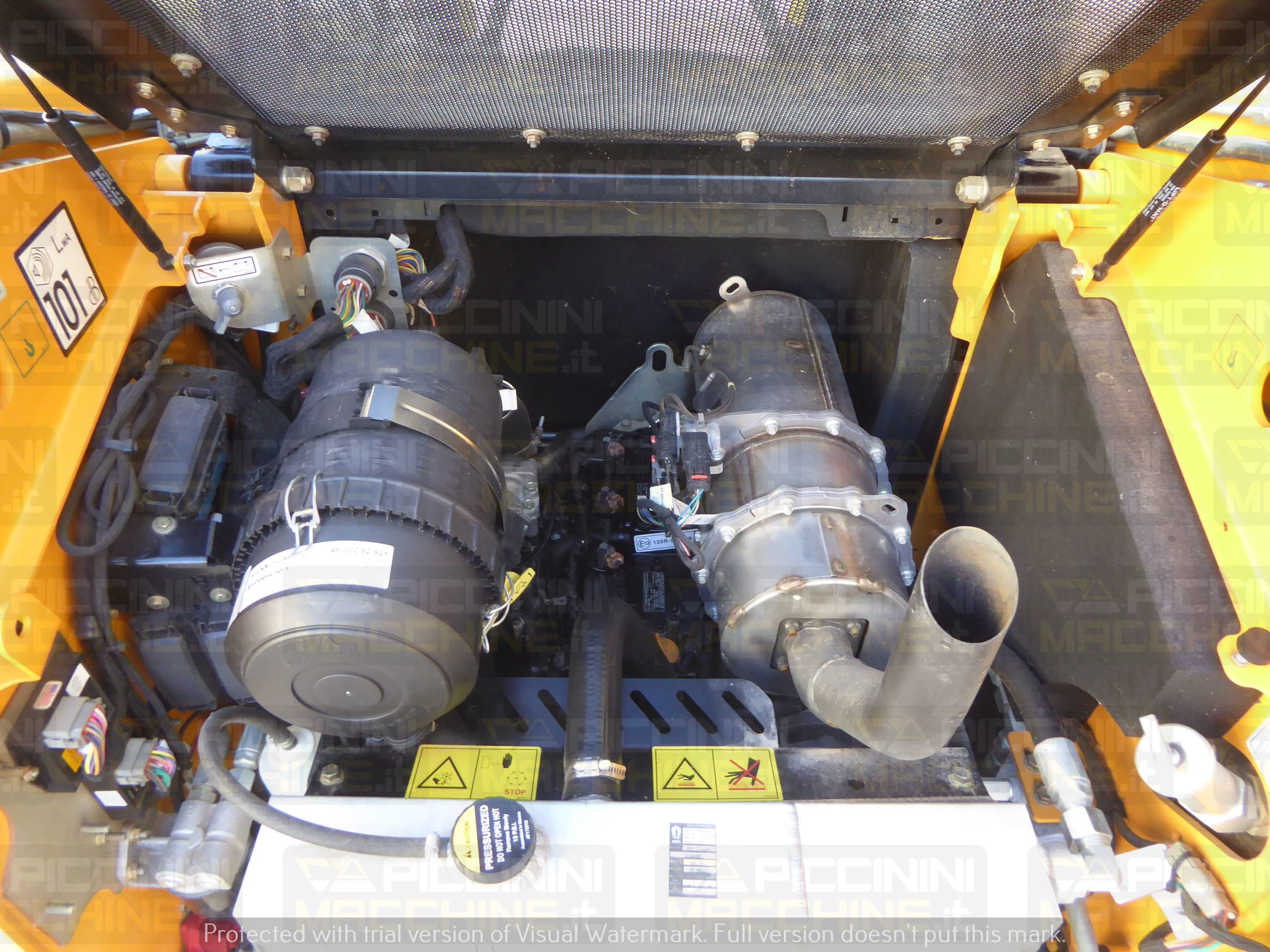 Minipala gommata Mustang 1900R HF in vendita - foto 14