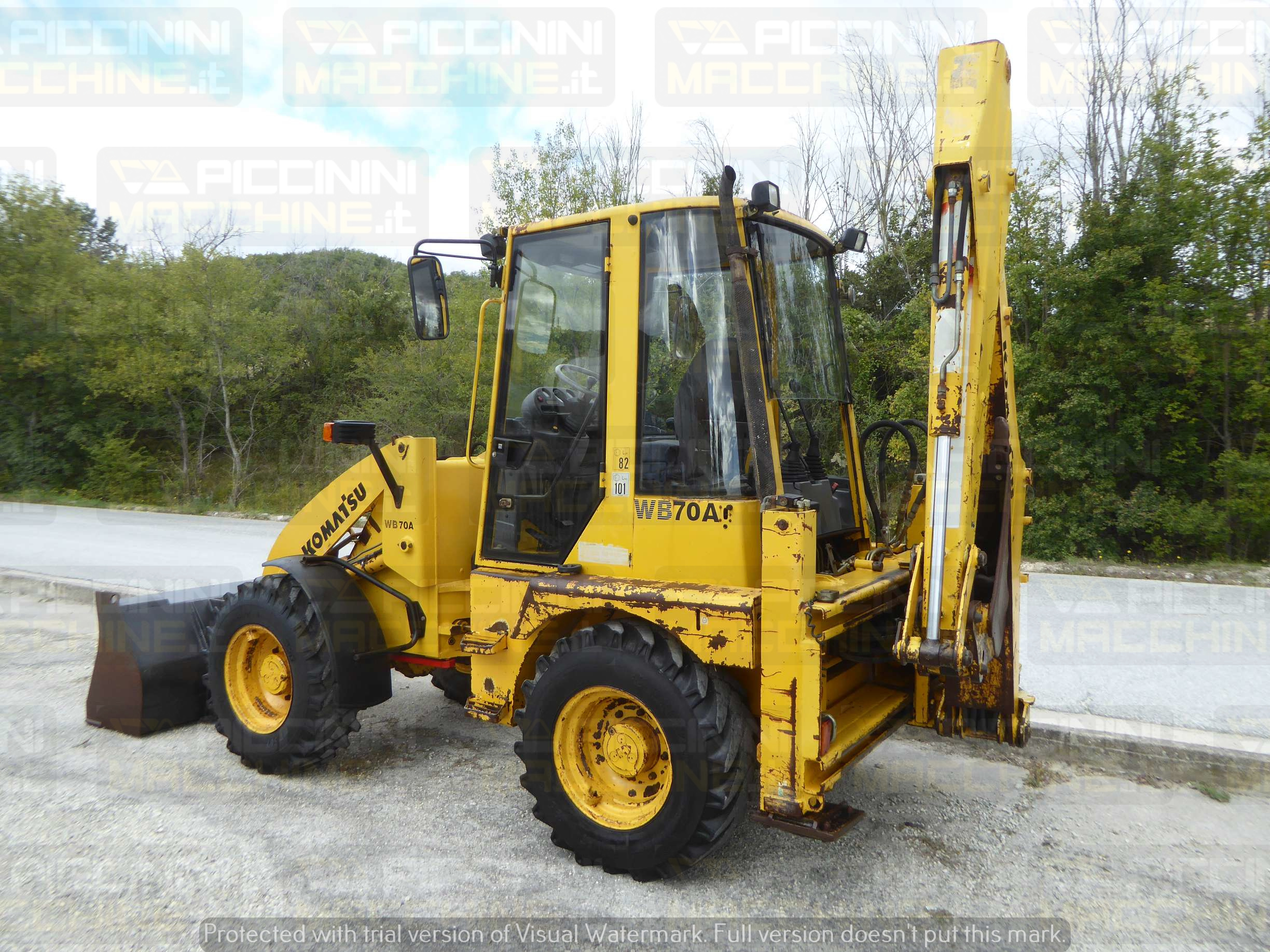 Terna articolata Komatsu WB70A in vendita - foto 3
