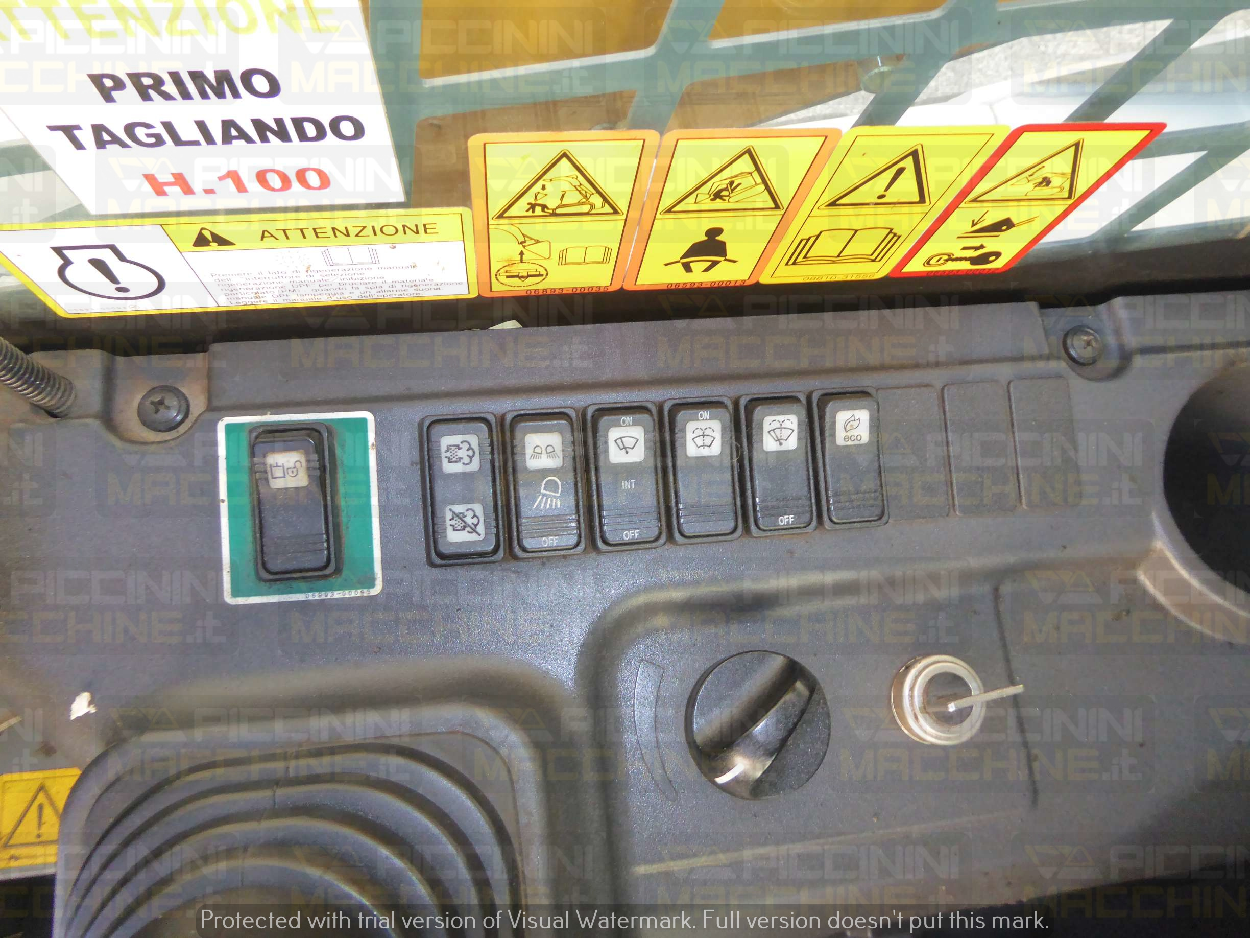 Pala cingolata Takeuchi TL10V2 in vendita - foto 12