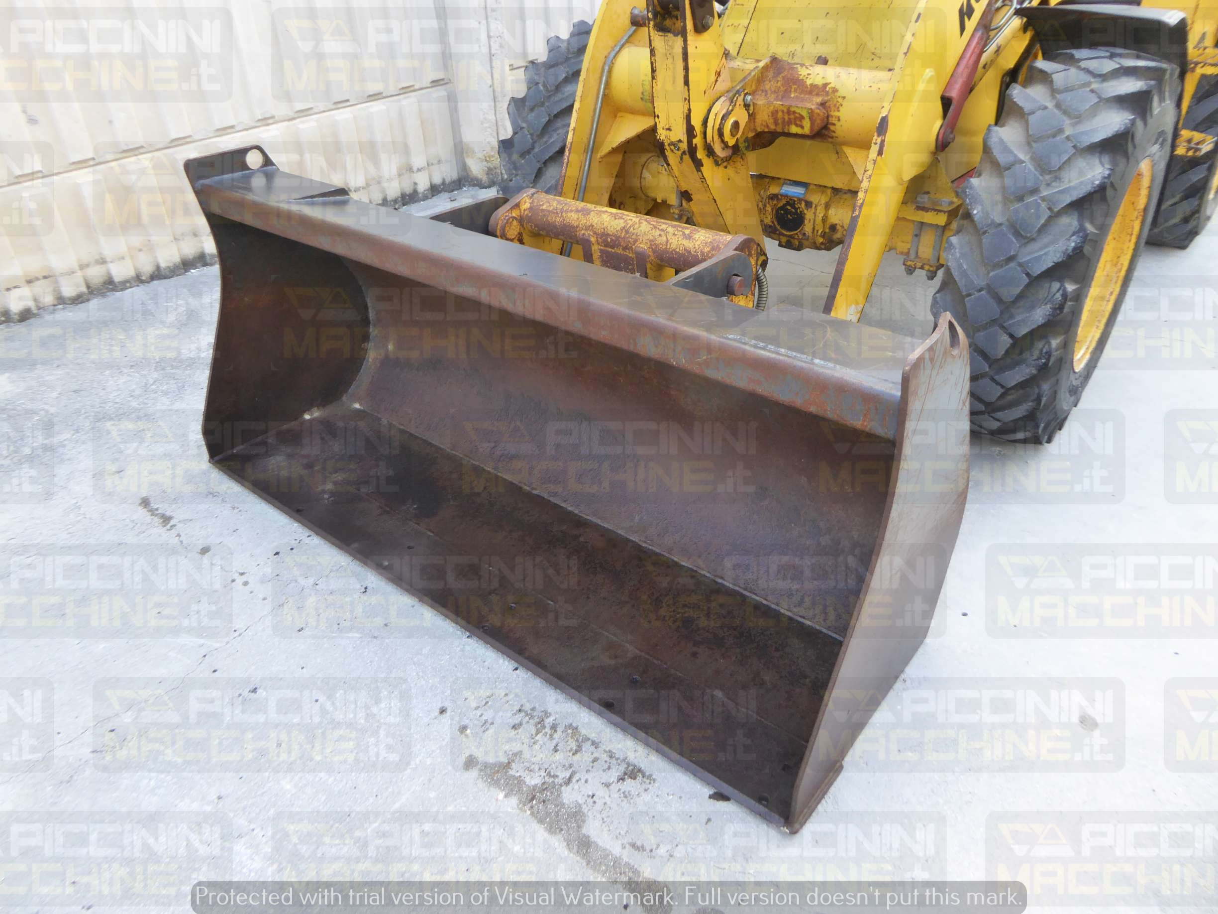 Terna articolata Komatsu WB70A in vendita - foto 4