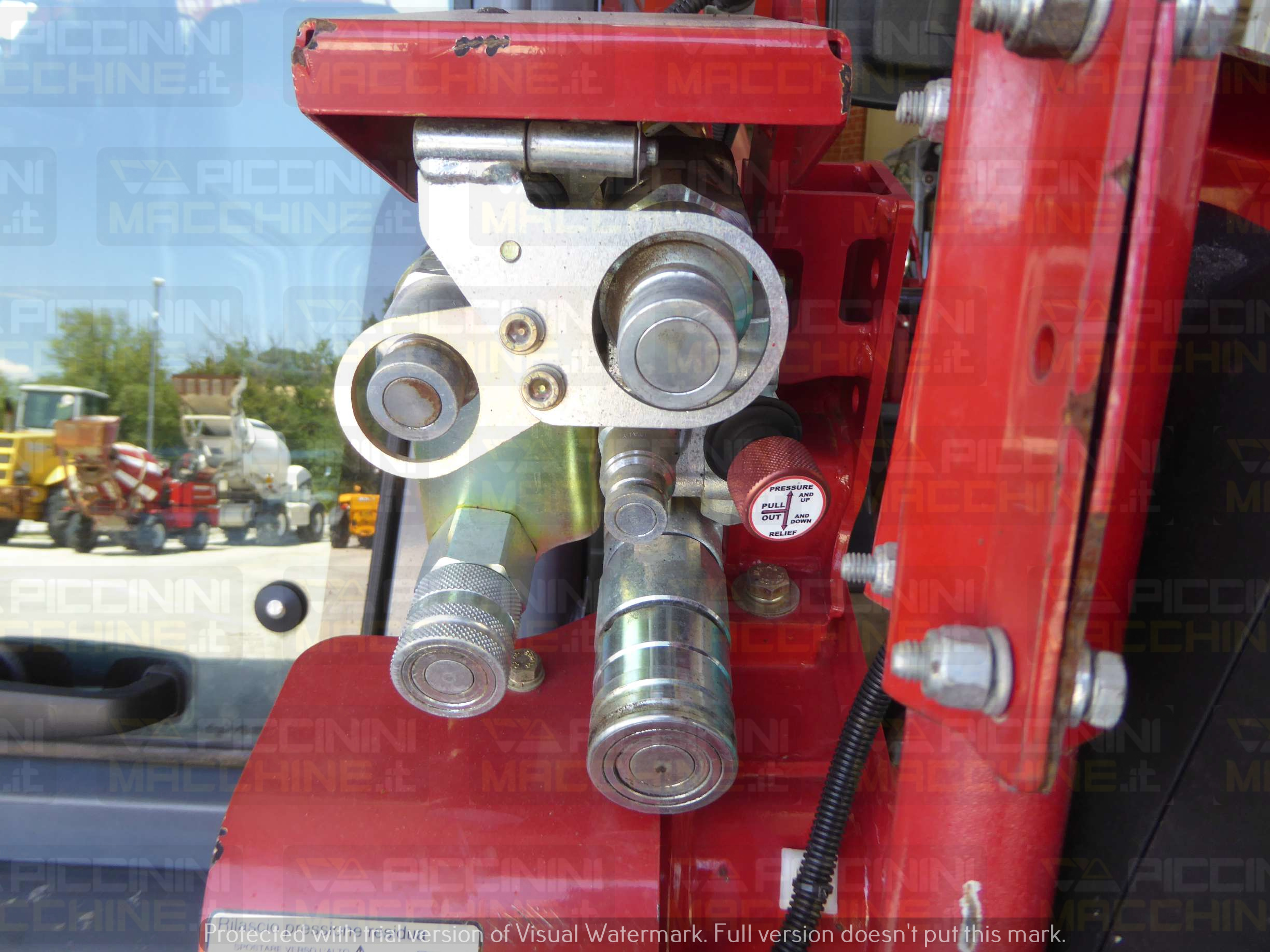 Pala cingolata Takeuchi TL10V2 in vendita - foto 5