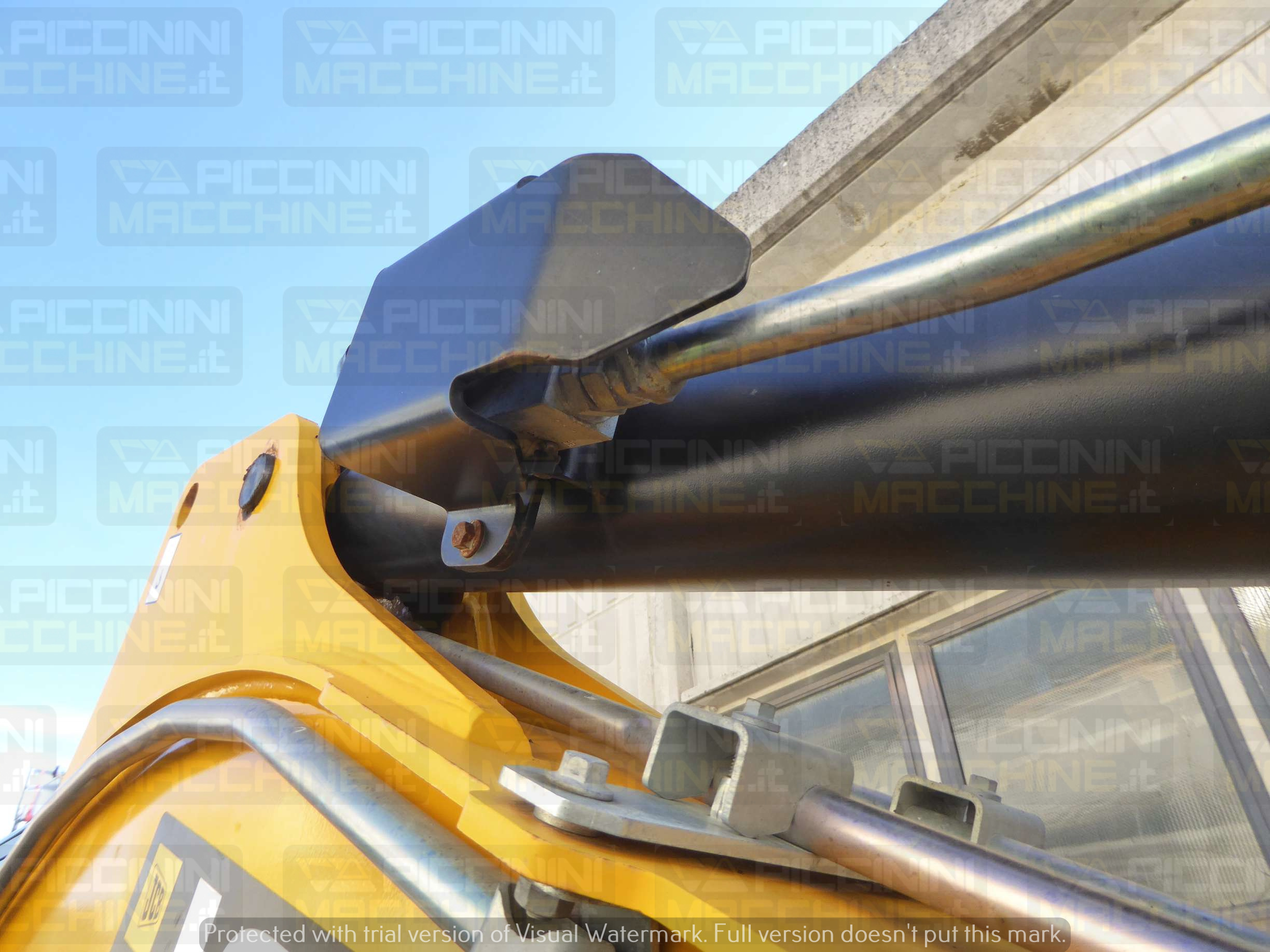 Escavatore cingolato JCB 85Z-2 in vendita - foto 9
