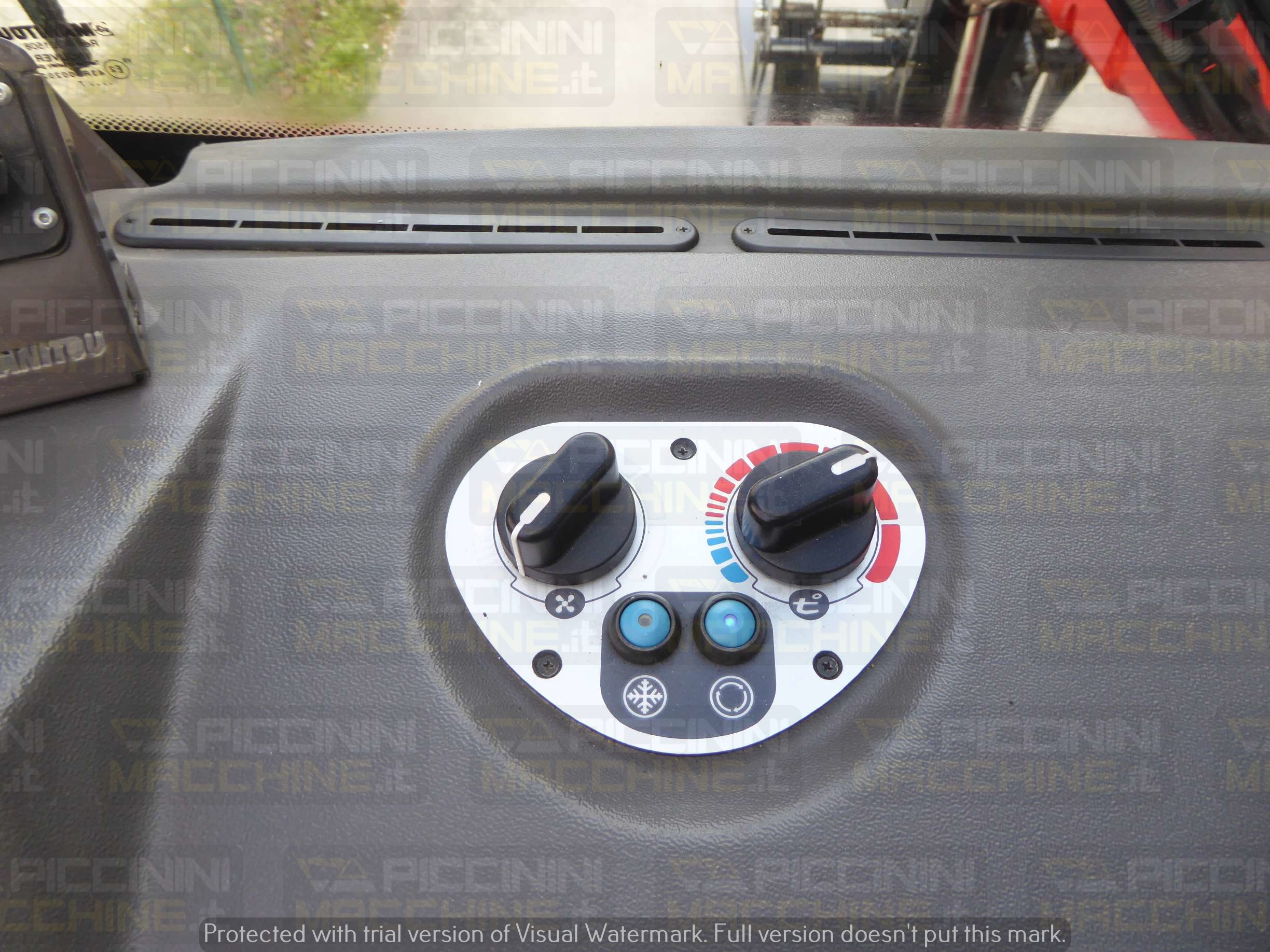 Sollevatore telescopico Manitou MRT3050 PLUS PRIVILEGE in vendita - foto 14