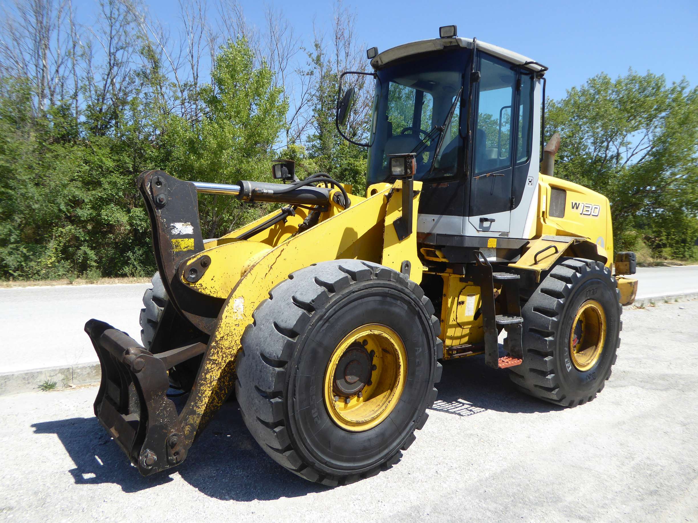 Pala gommata New Holland W130 in vendita - foto 2