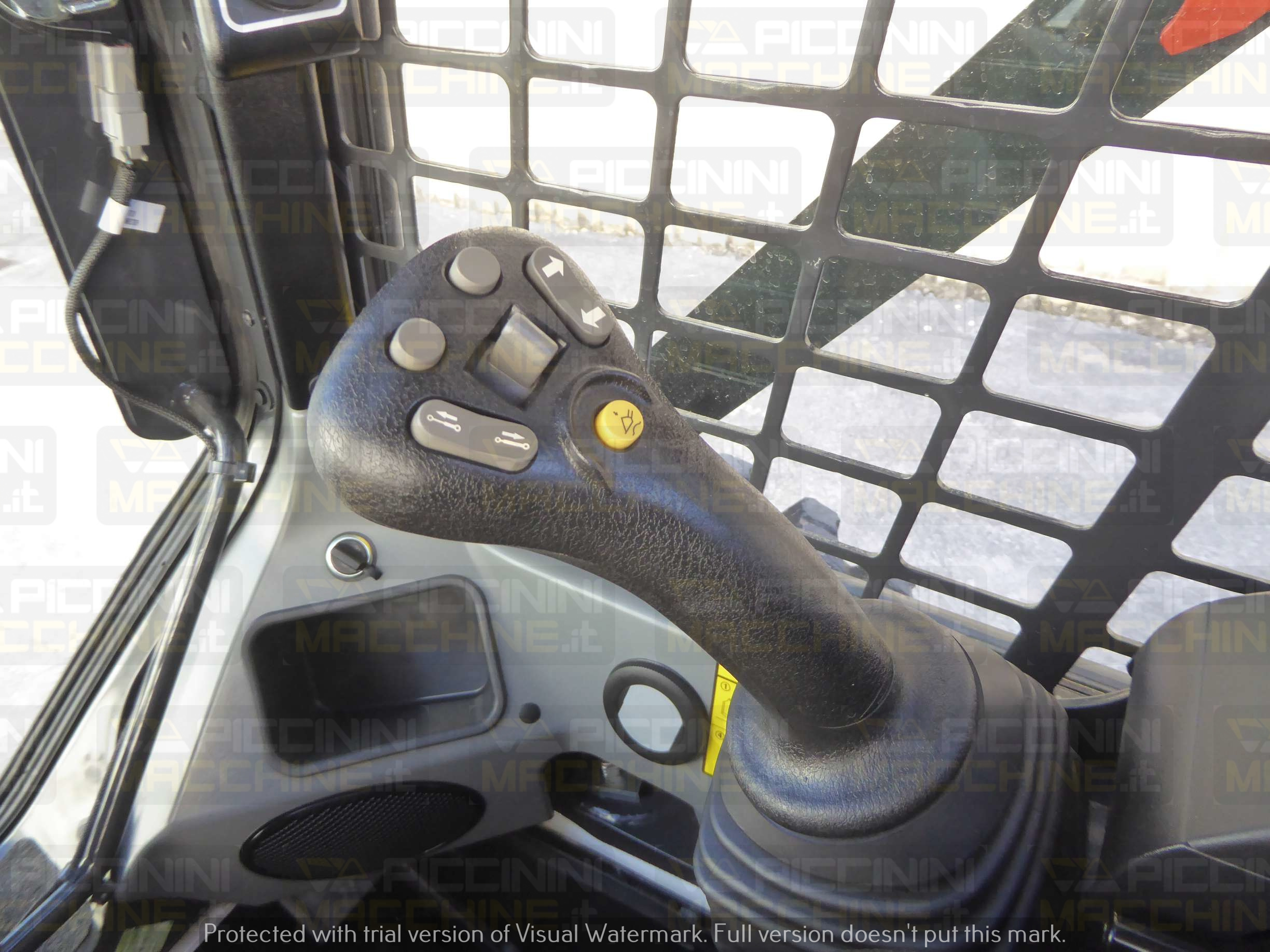 Minipala gommata Bobcat S590 HF in vendita - foto 12