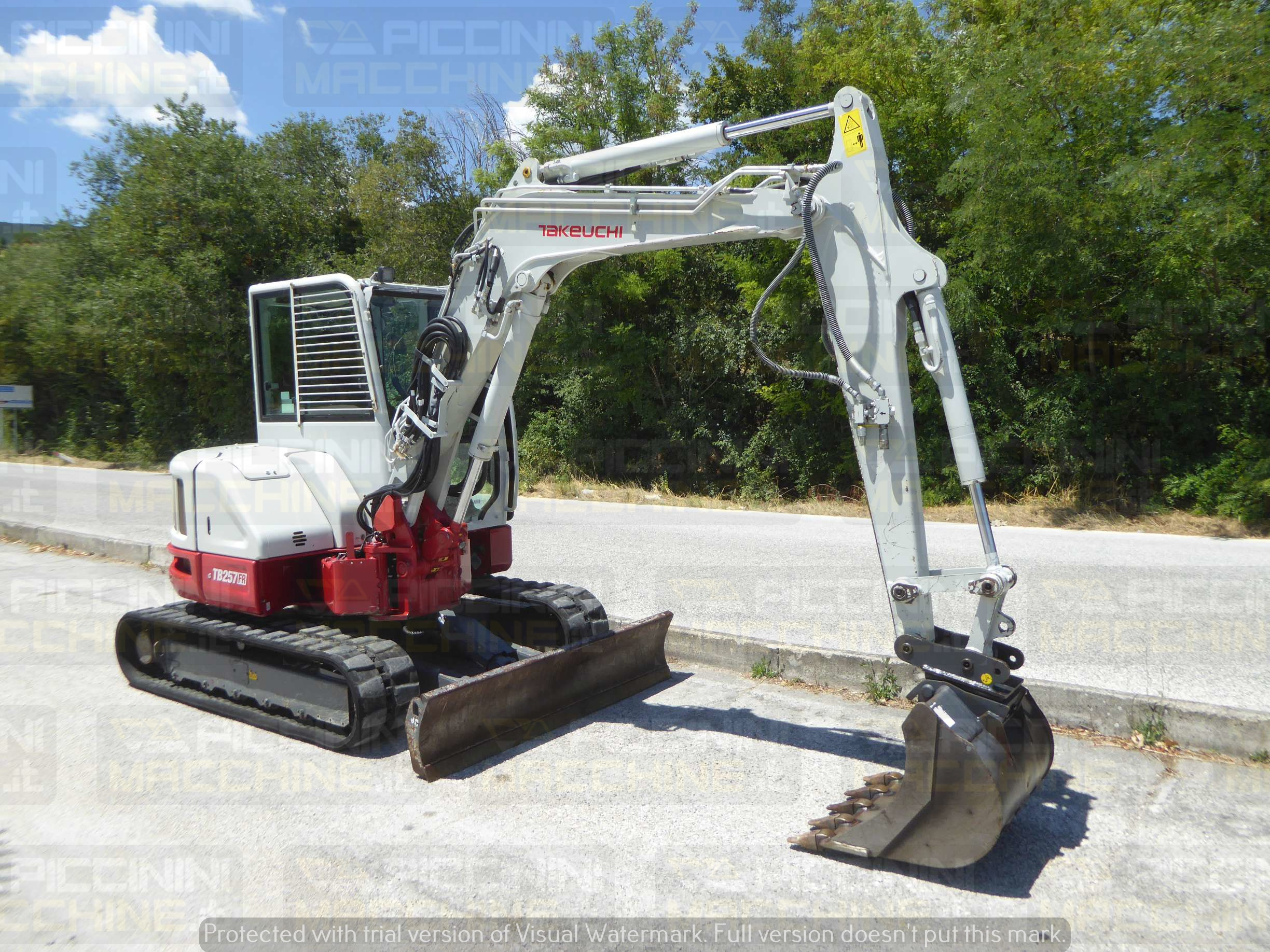 Escavatore cingolato Takeuchi TB257FR in vendita - foto 3