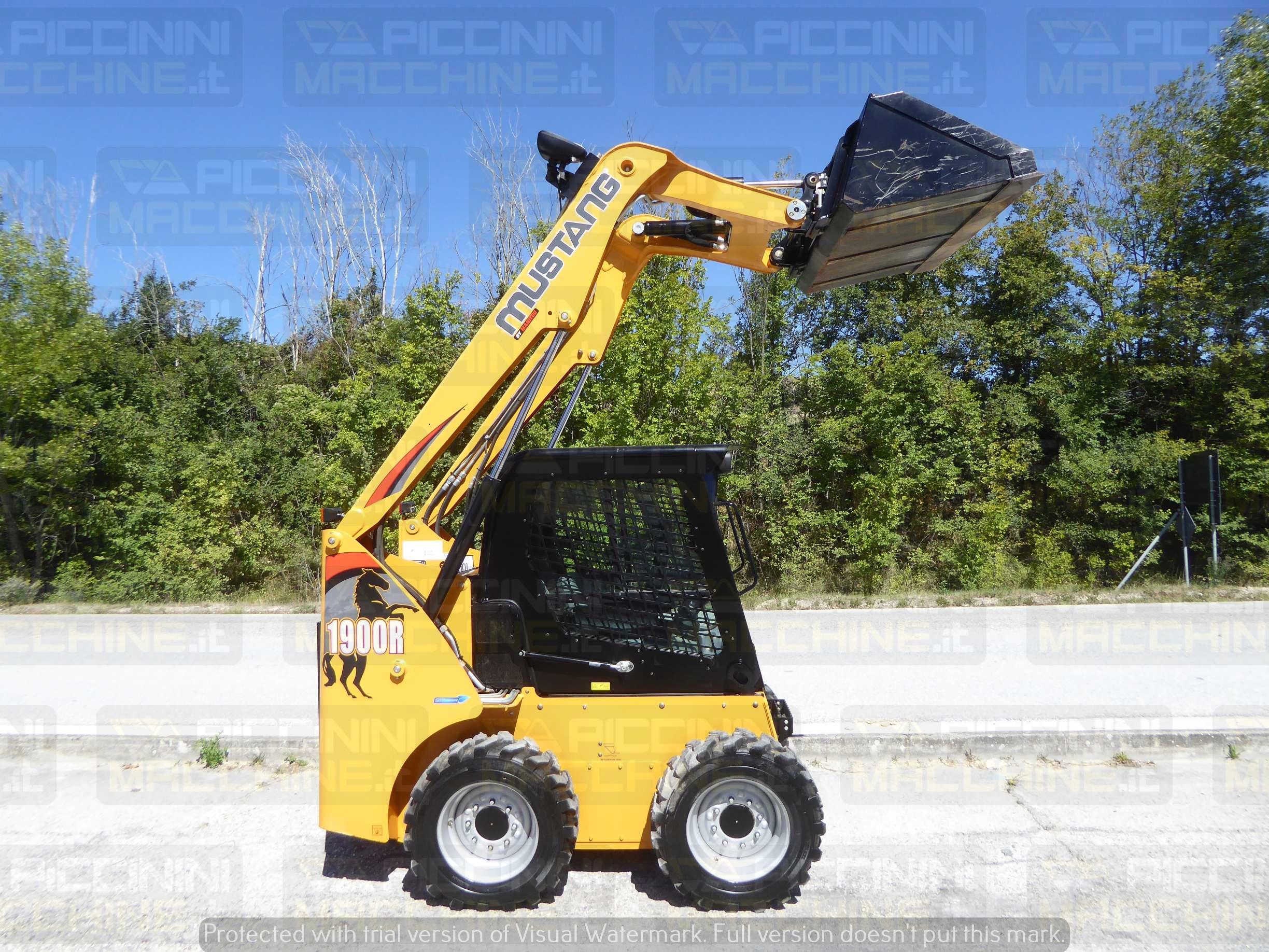 Minipala gommata Mustang 1900R HF in vendita - foto 4