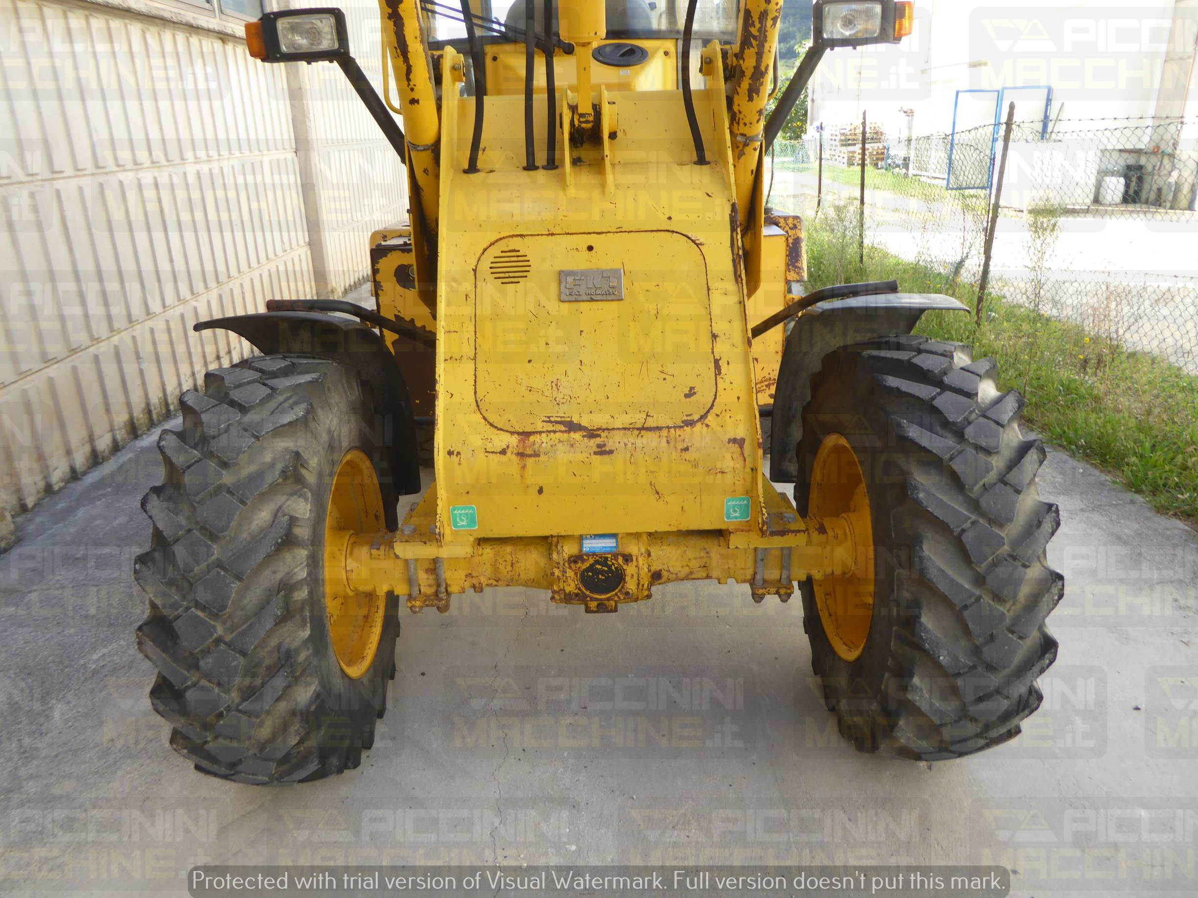 Terna articolata Komatsu WB70A in vendita - foto 6