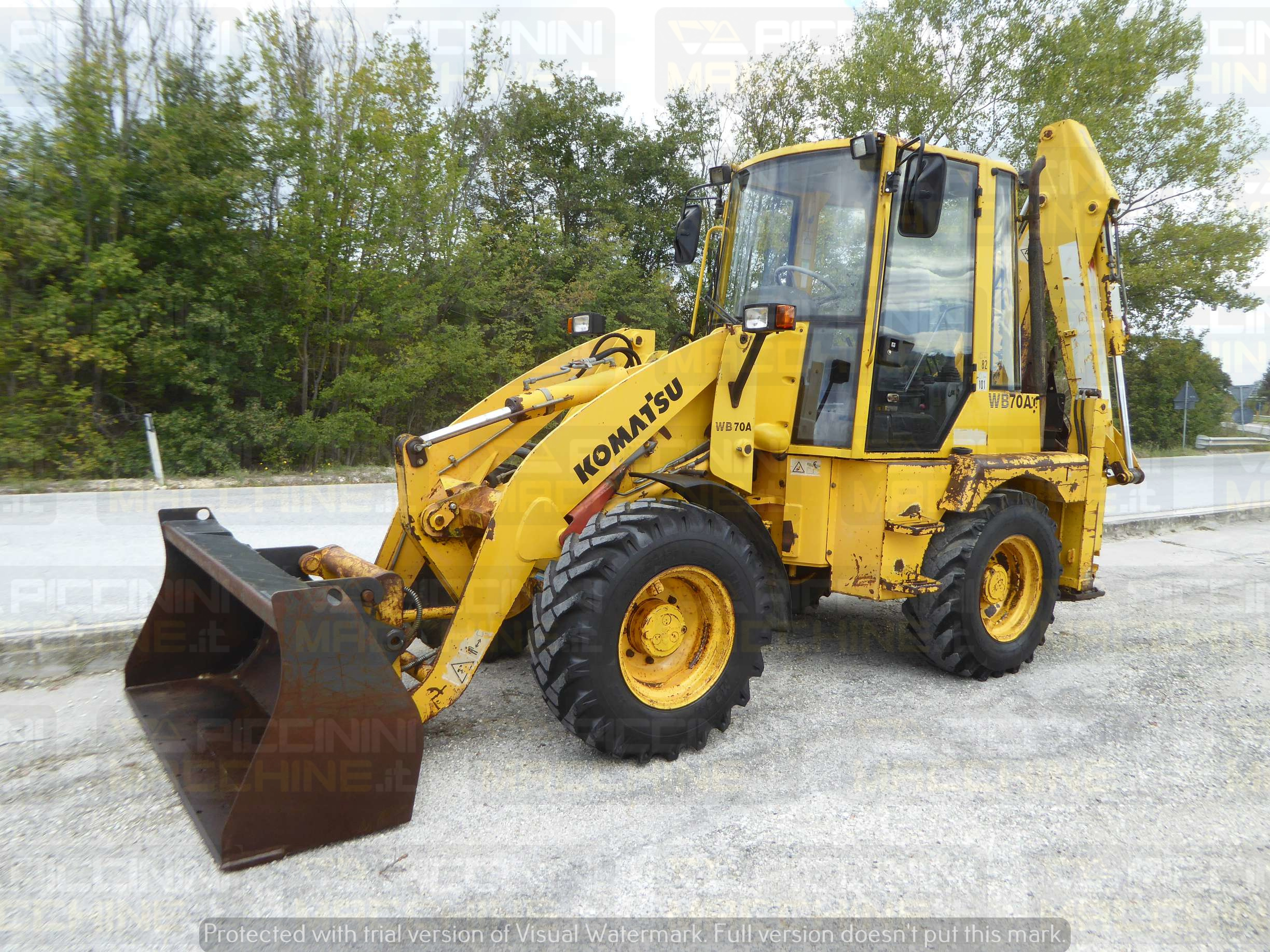 Terna articolata Komatsu WB70A in vendita - foto 2