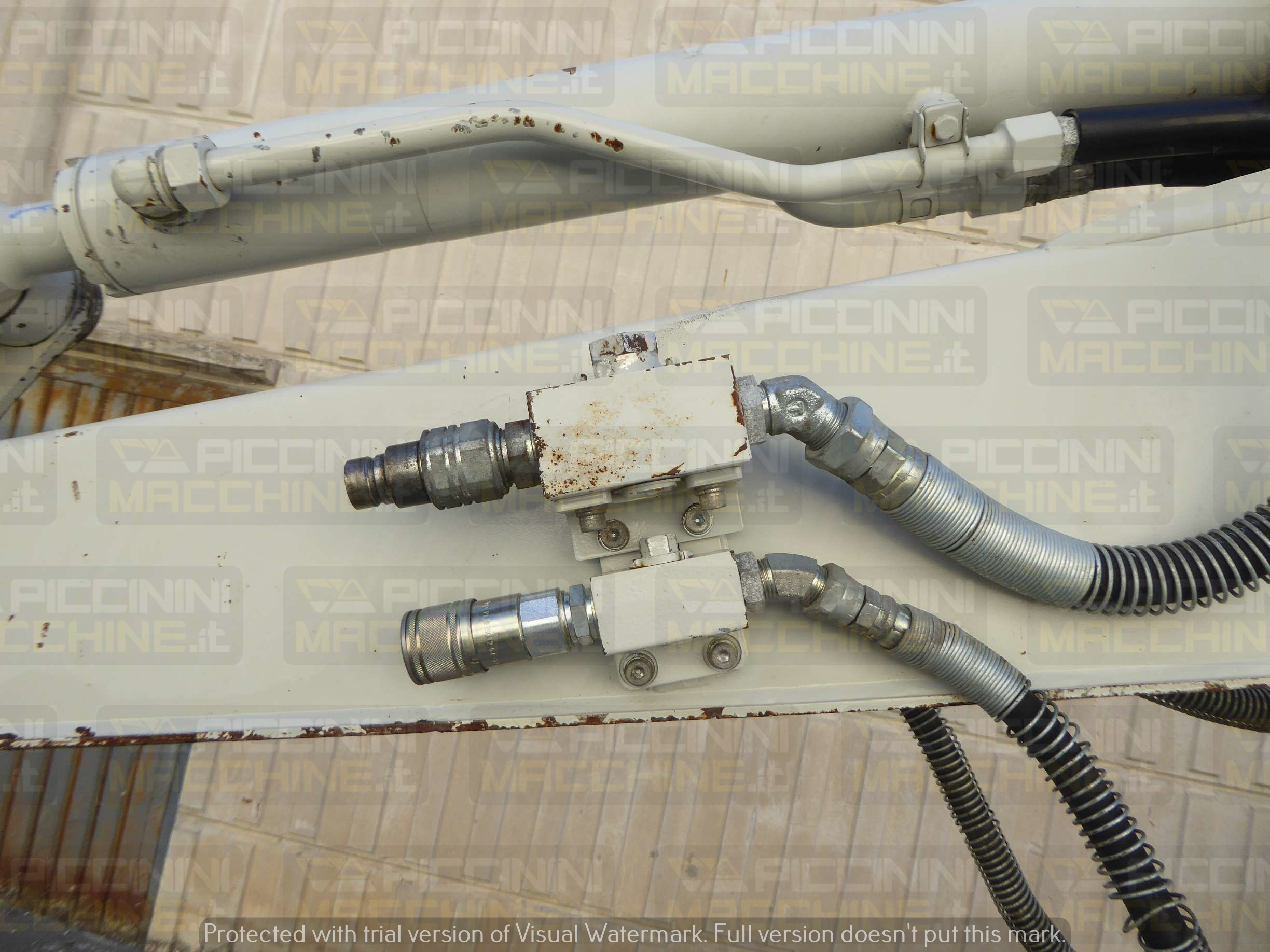 Escavatore cingolato Takeuchi TB257FR in vendita - foto 6