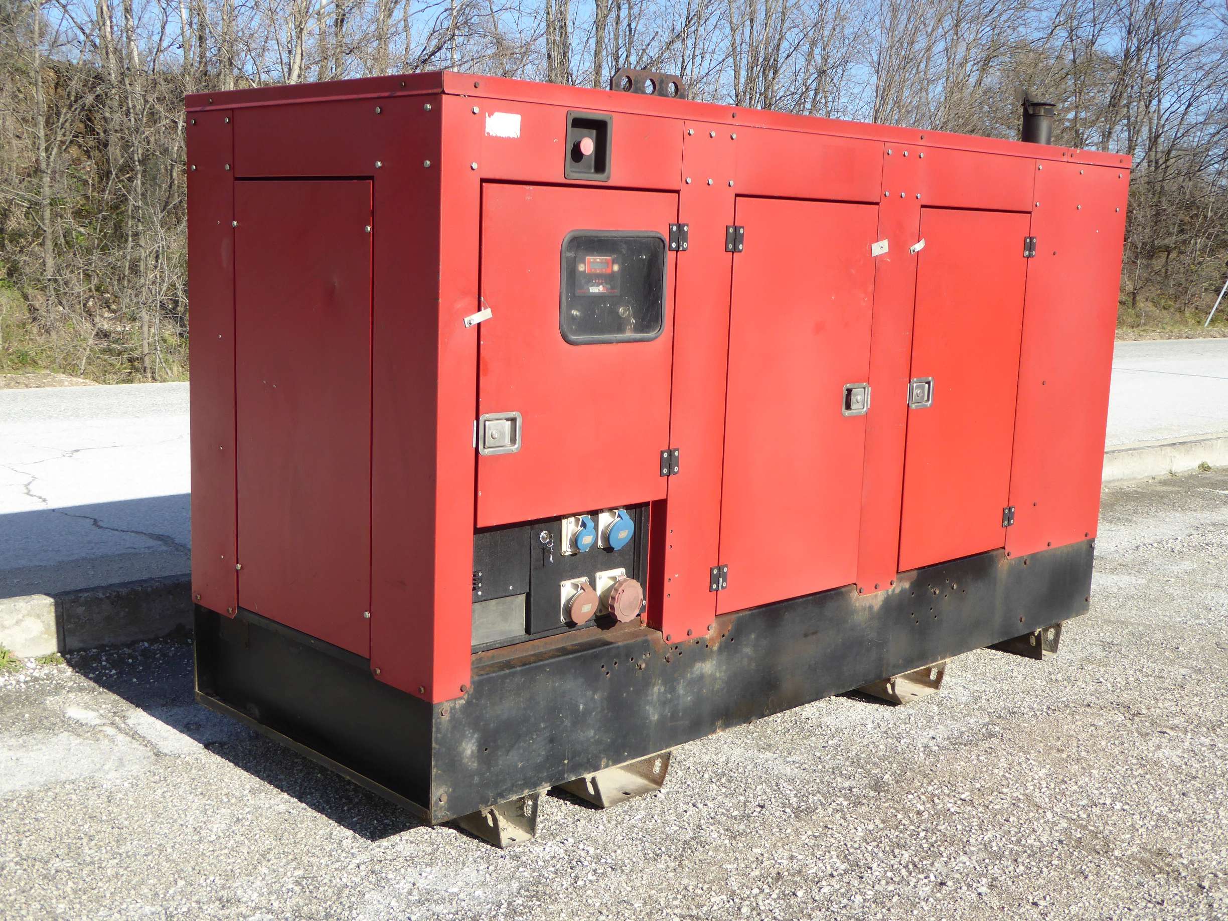 Gruppo elettrogeno con motore JOHN DEERE 100 KVA-80 KW in vendita - foto 1