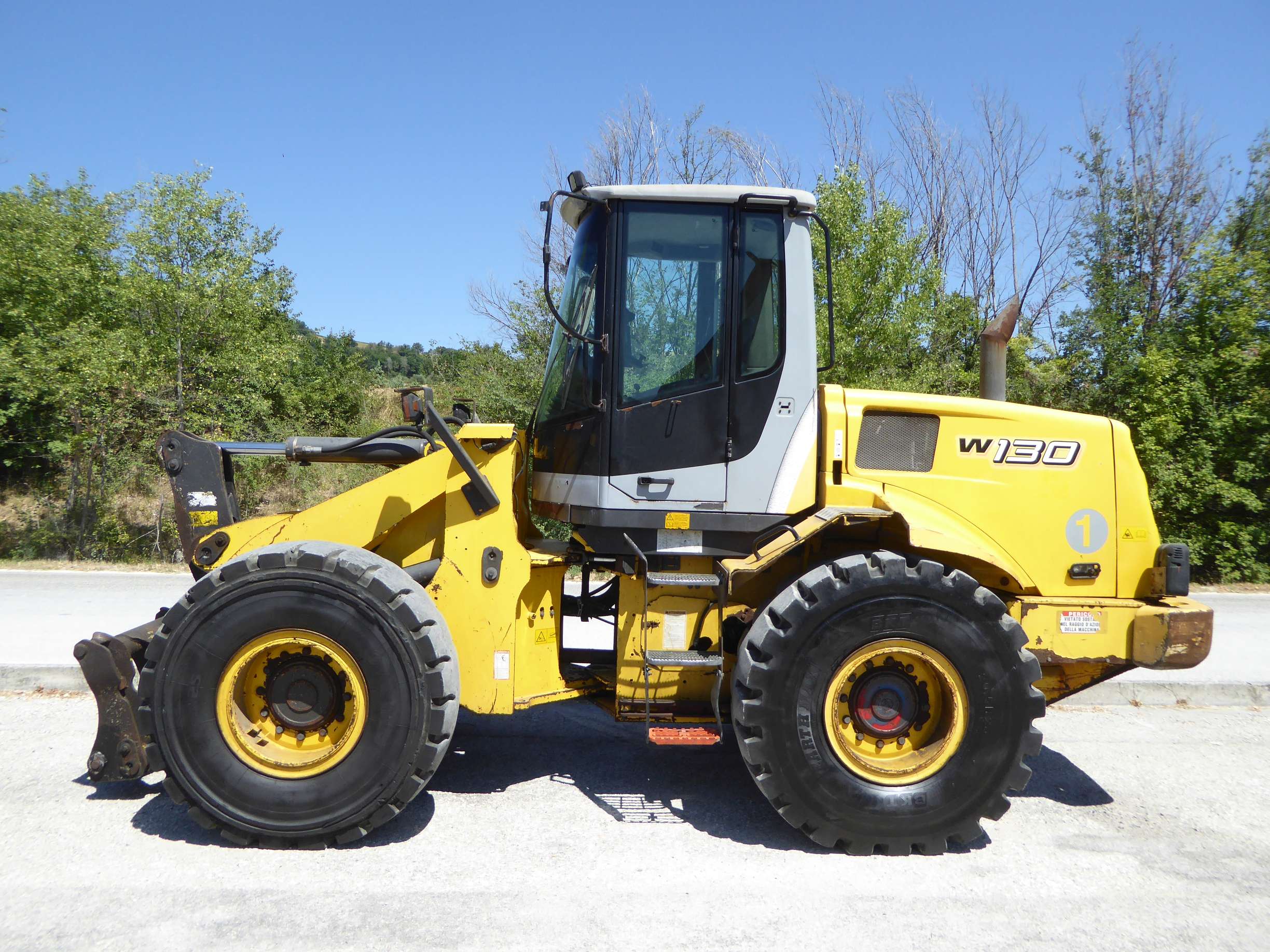 Pala gommata New Holland W130 in vendita - foto 1