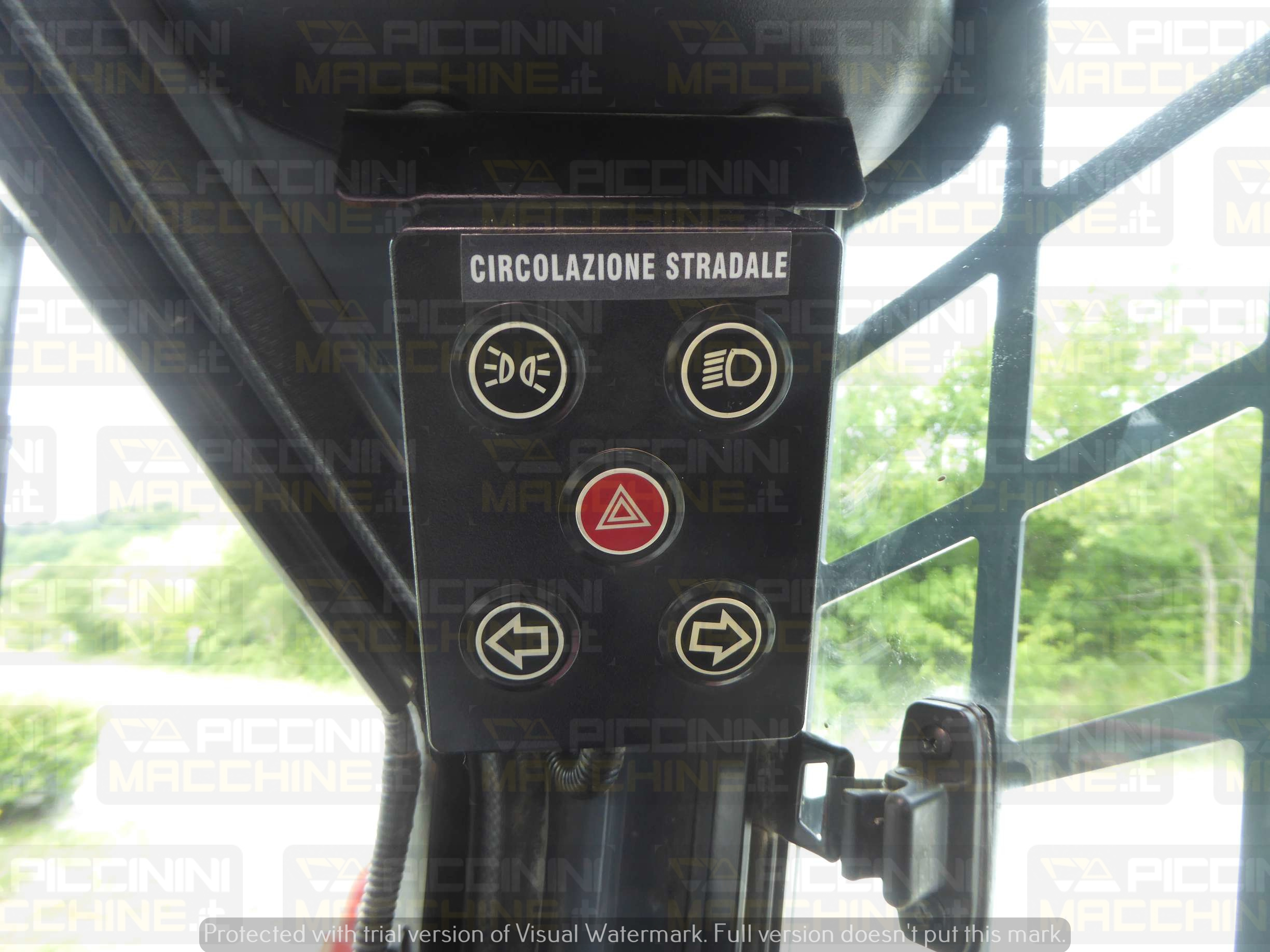 Pala cingolata Takeuchi TL6R in vendita - foto 15