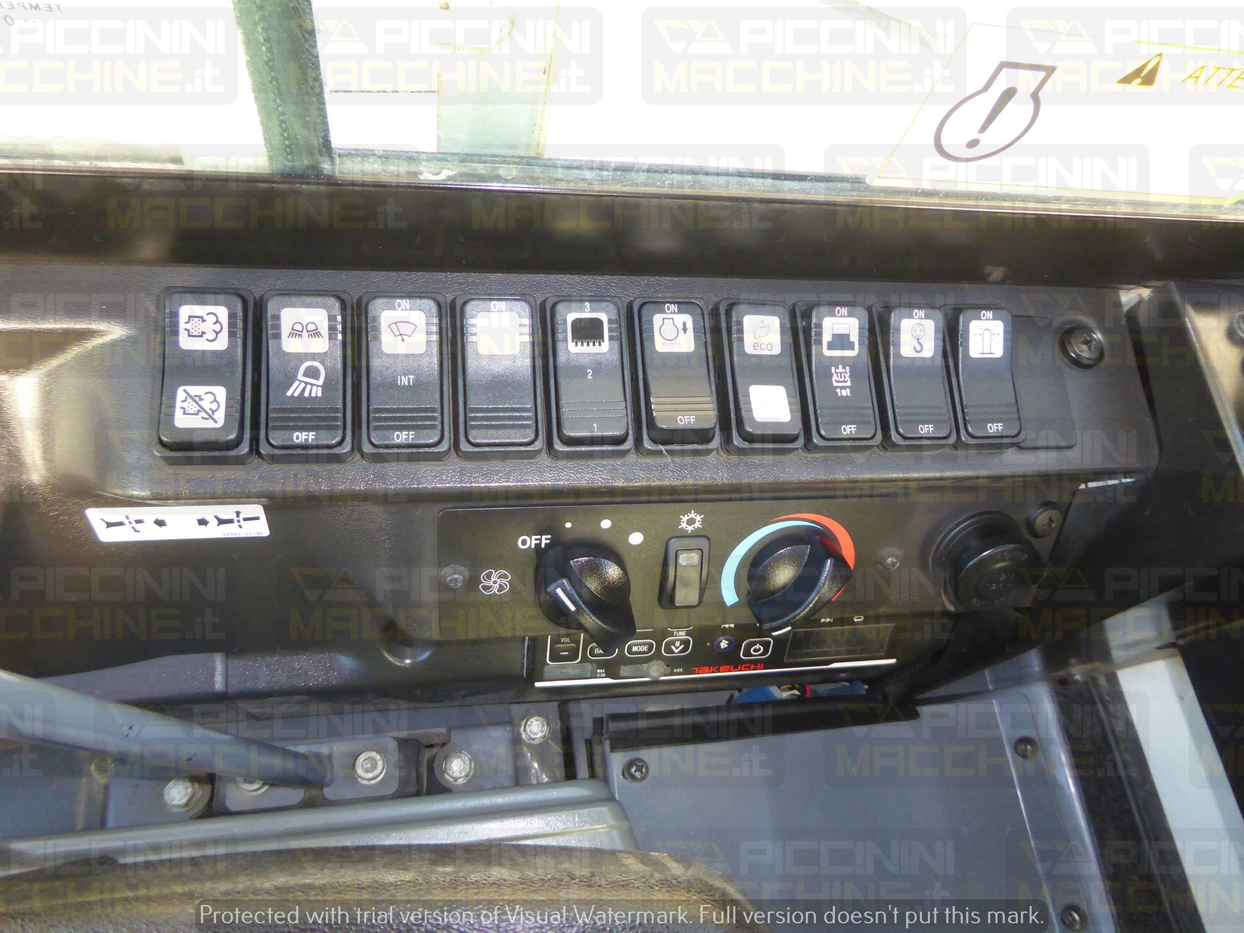 Escavatore cingolato Takeuchi TB257FR in vendita - foto 15