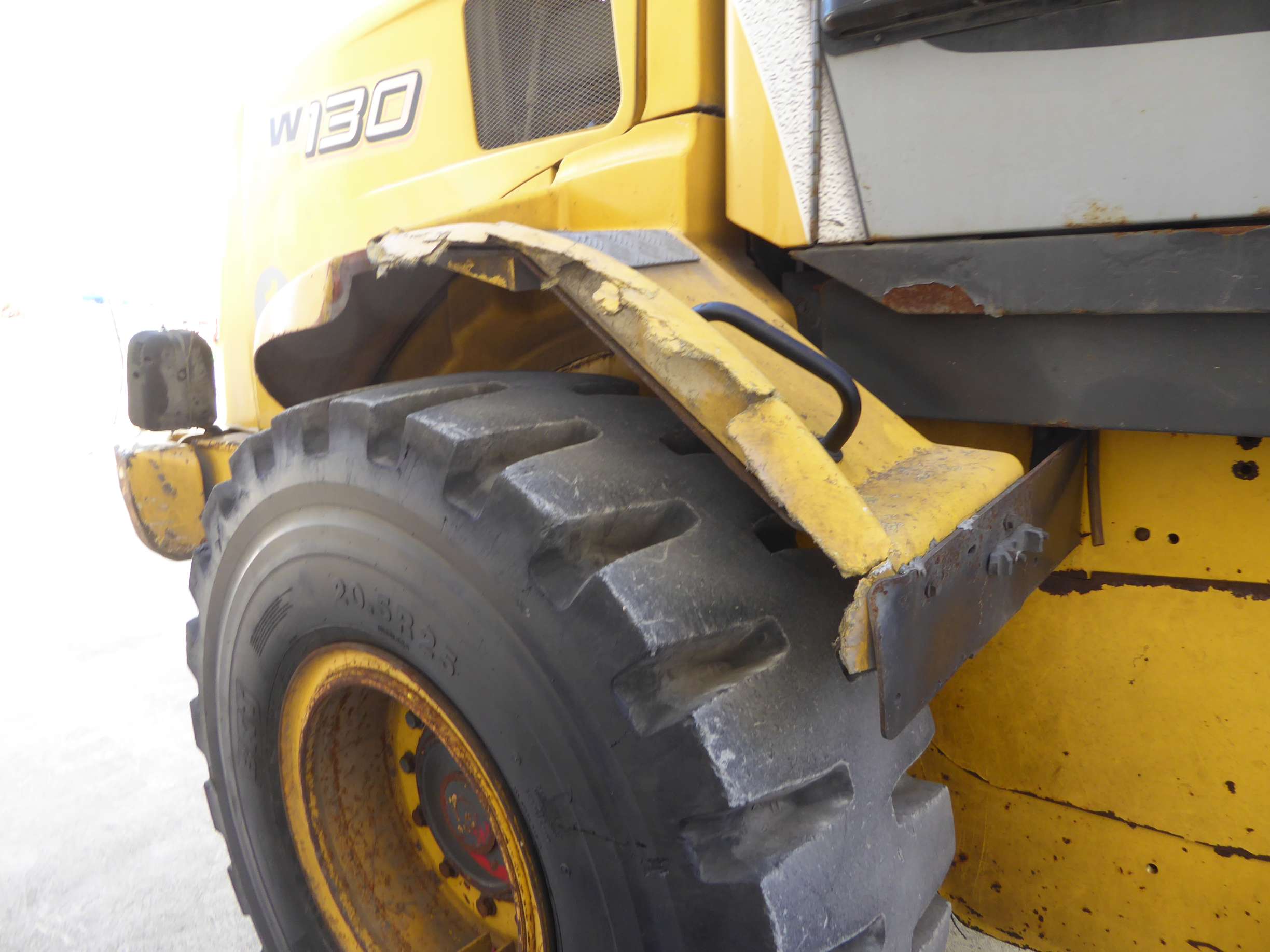 Pala gommata New Holland W130 in vendita - foto 8