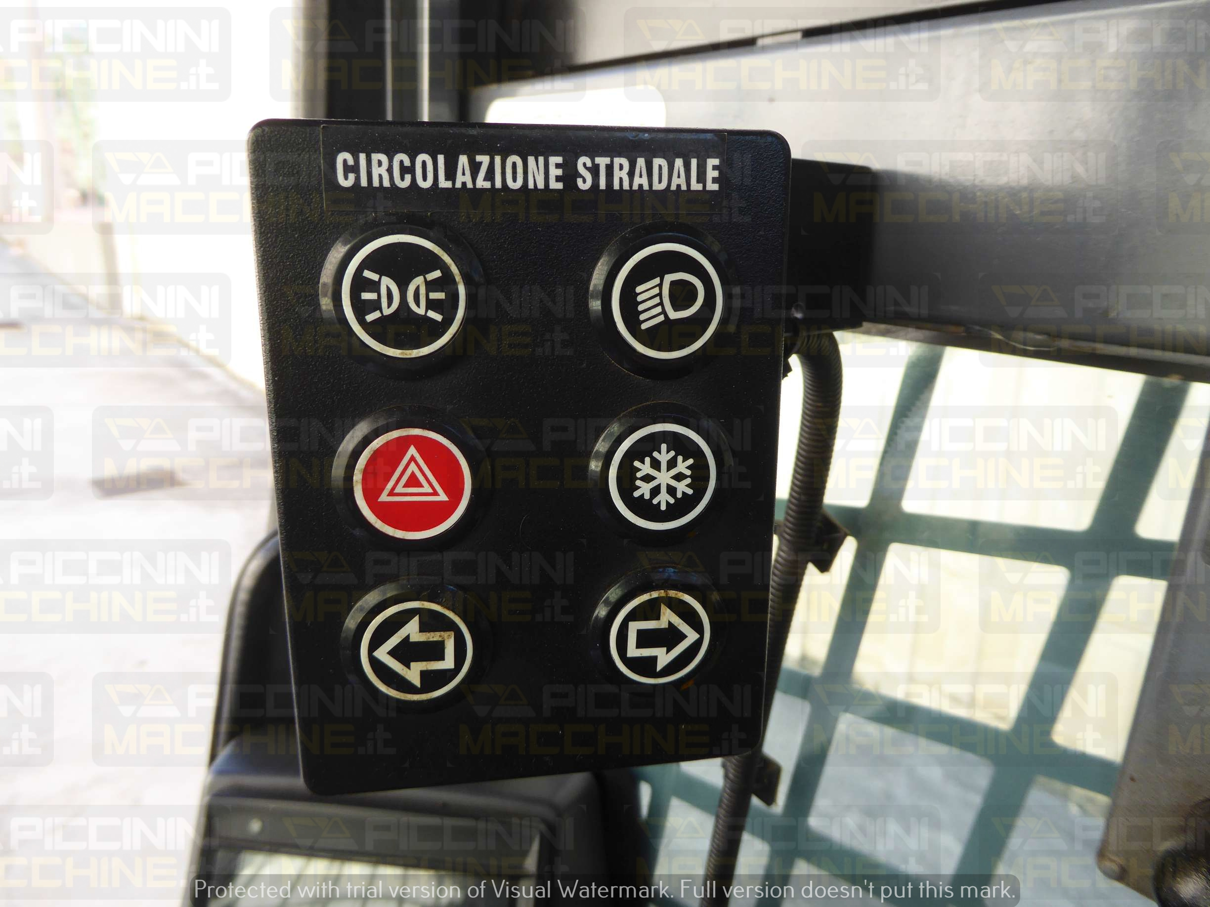 Pala cingolata Takeuchi TL10V2 in vendita - foto 14