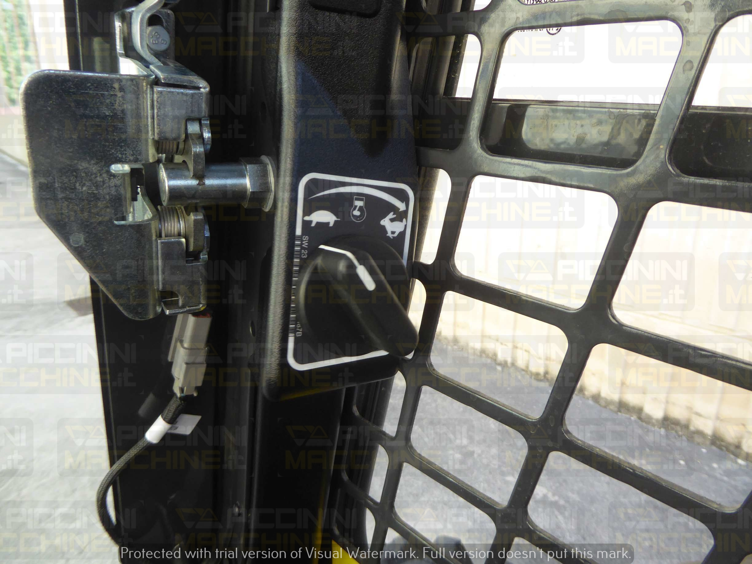 Minipala gommata Bobcat S590 HF in vendita - foto 13