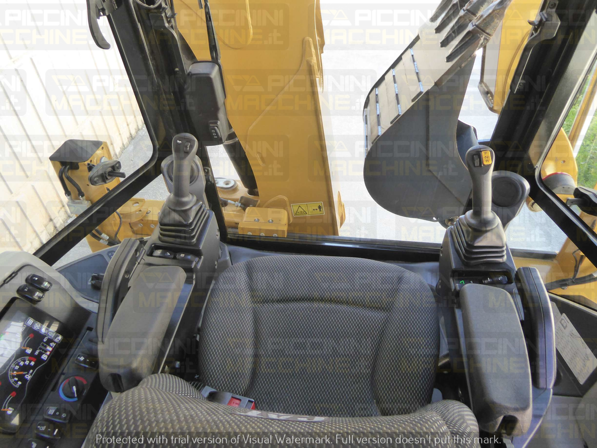 Terna rigida Caterpillar 444 in vendita - foto 11