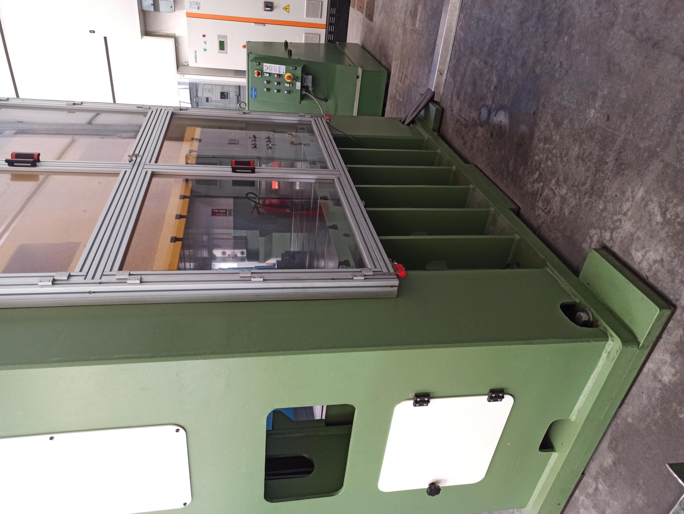 PRESSA SCHULER 4 MONTANTI 200 TON  REVISIONATA in vendita - foto 5