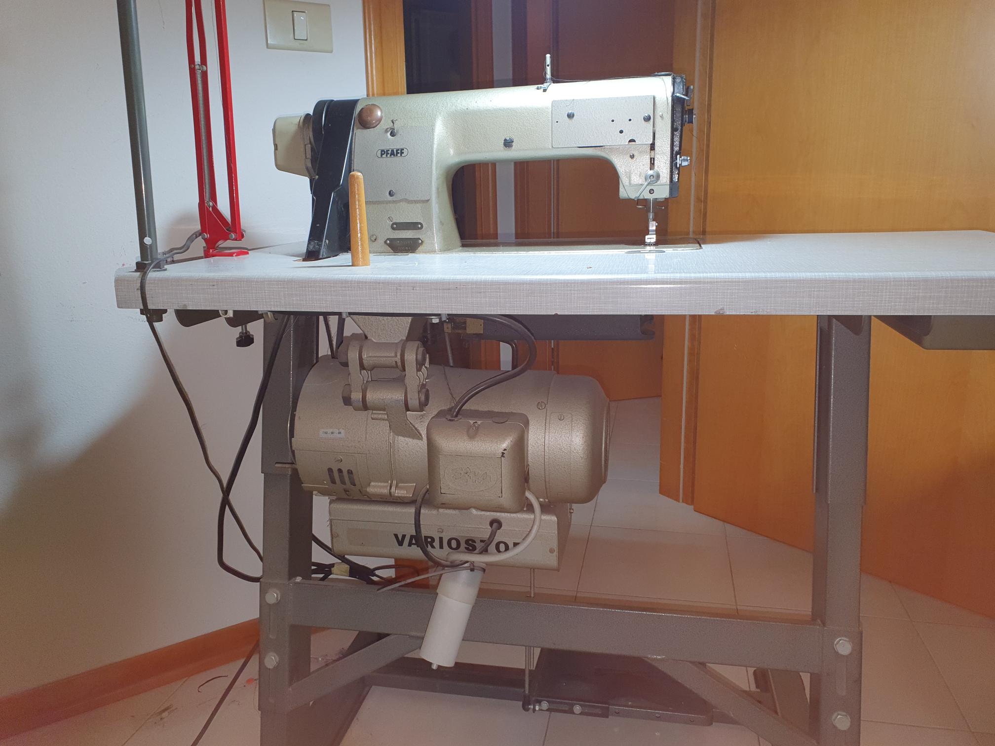 Macchina da cucire PFAFF  in vendita - foto 2