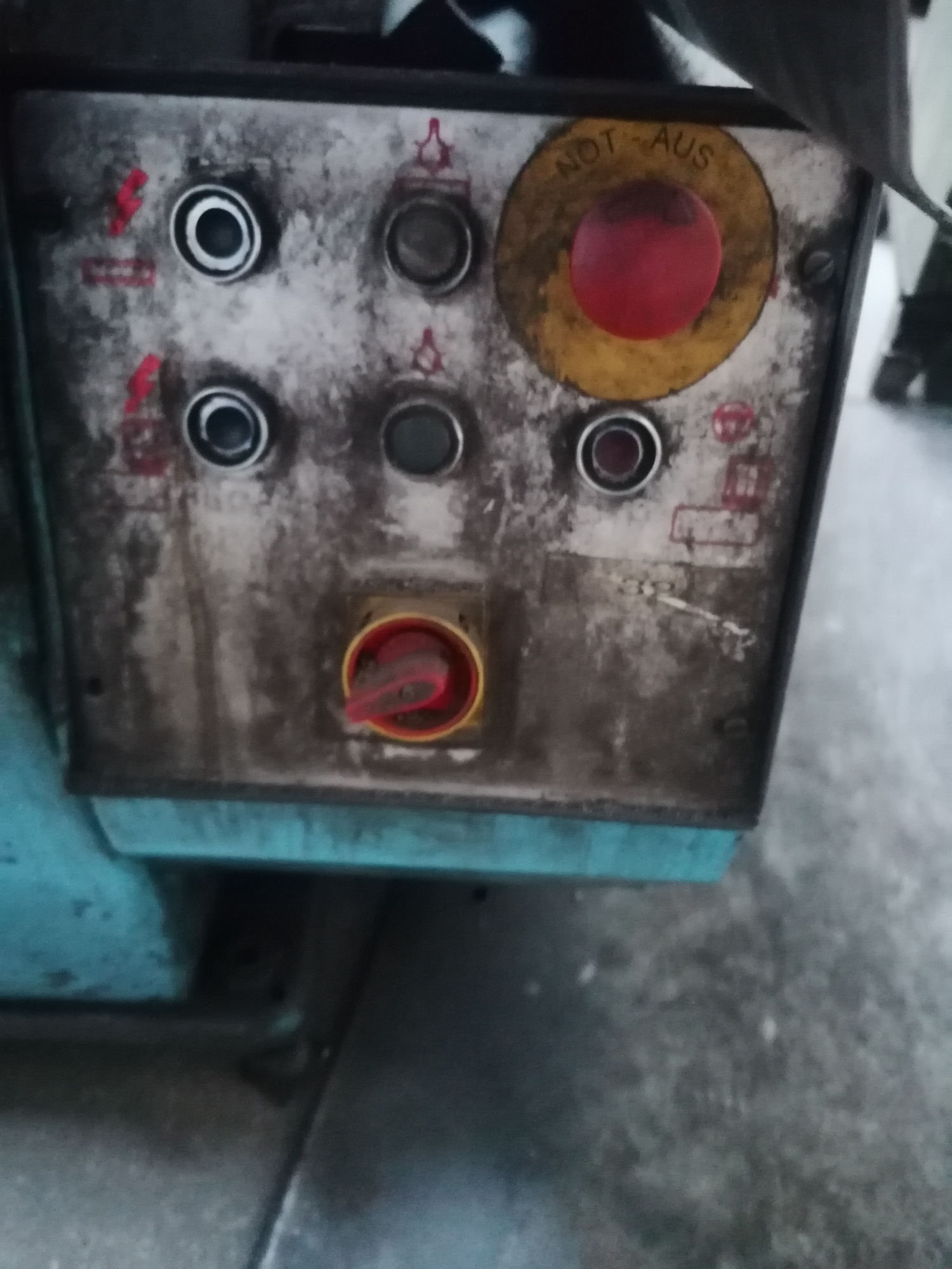Segatrice a nastro FENDO 250A – sega per metallo in vendita - foto 6