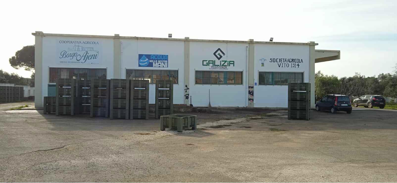 PORZIONE dei fabbricati e dei terreni in vendita - foto 1