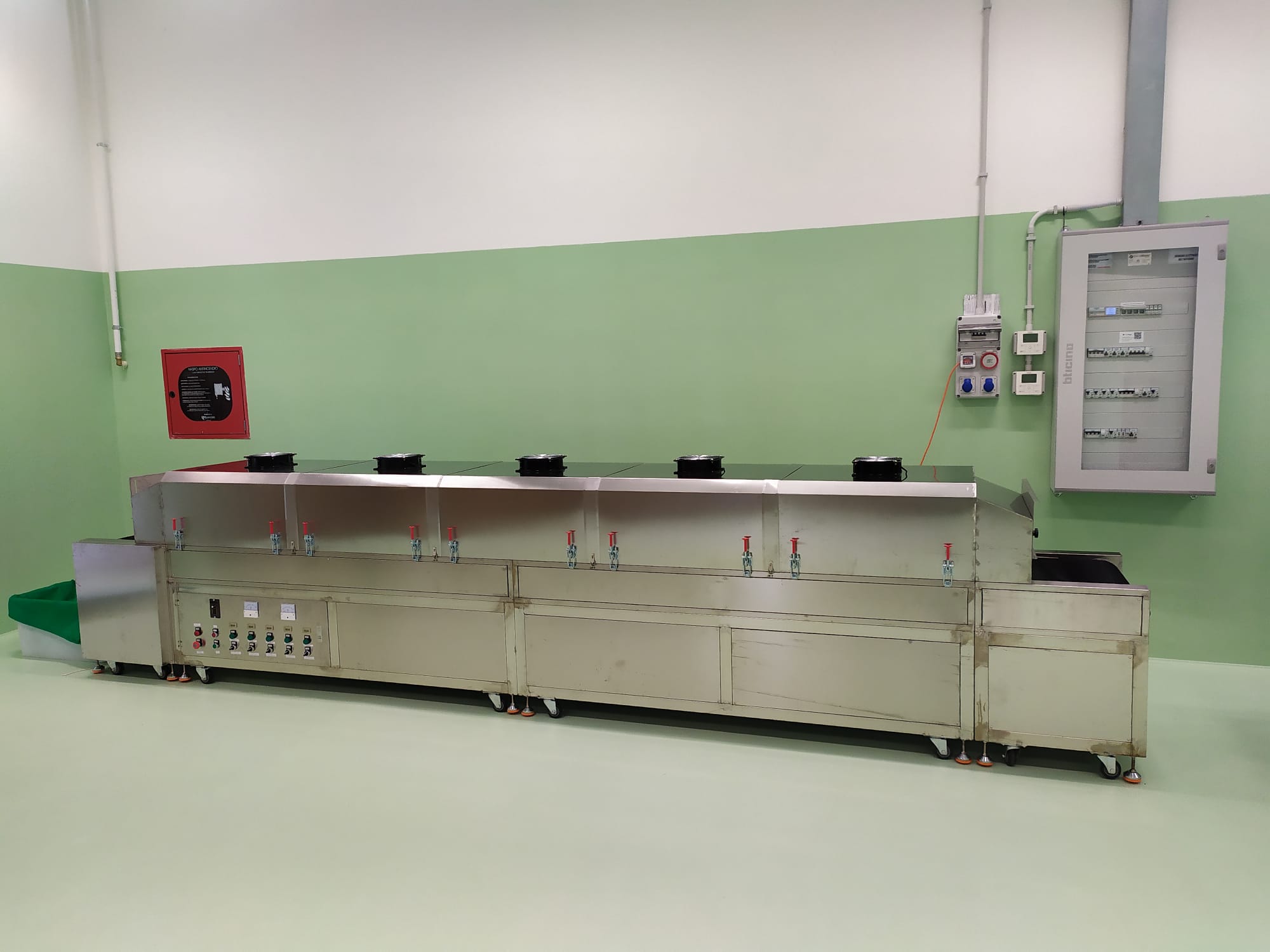 Linea di produzione di mascherine chirurgiche  in vendita - foto 6