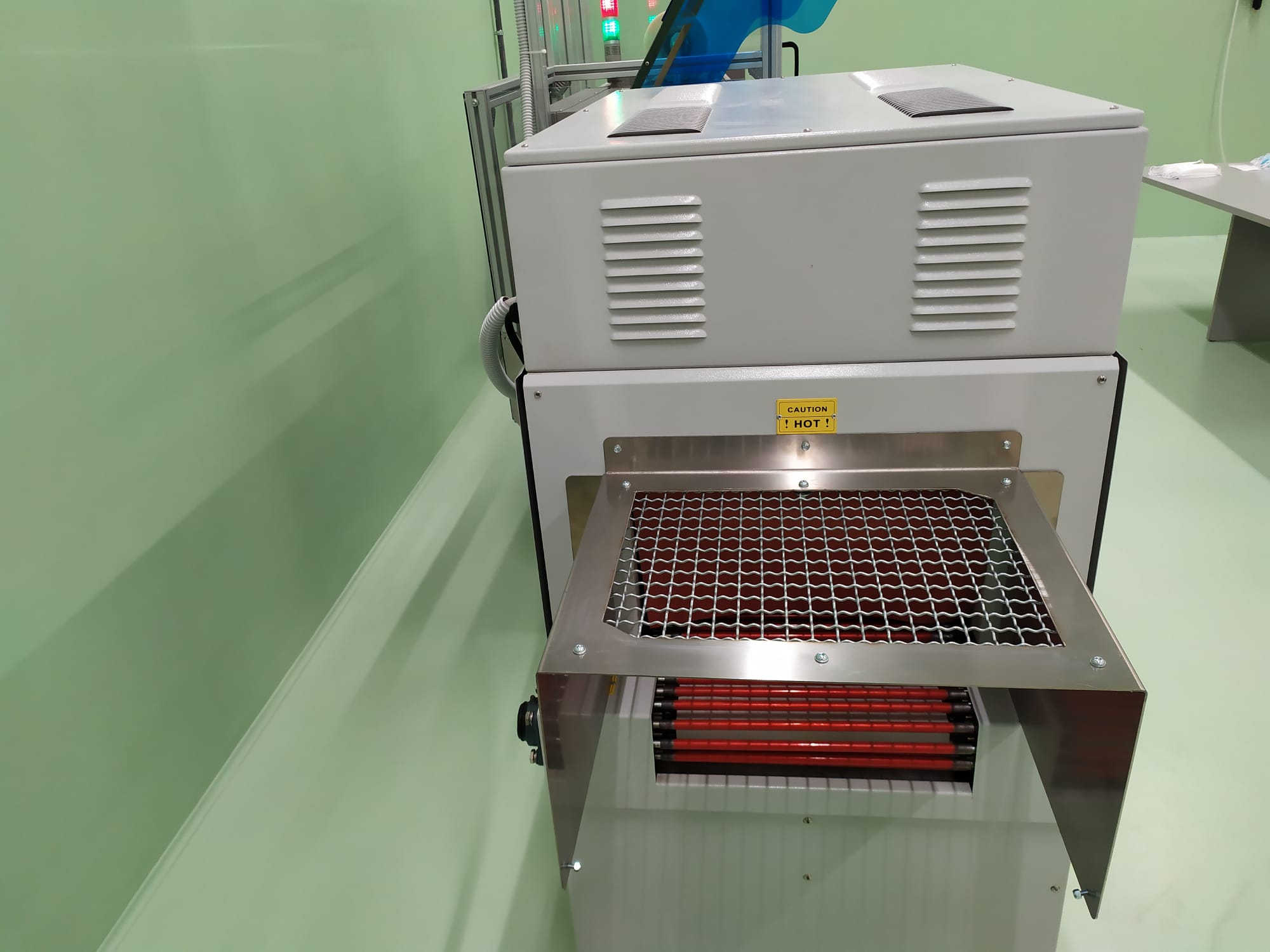 Linea di produzione di mascherine chirurgiche  in vendita - foto 2