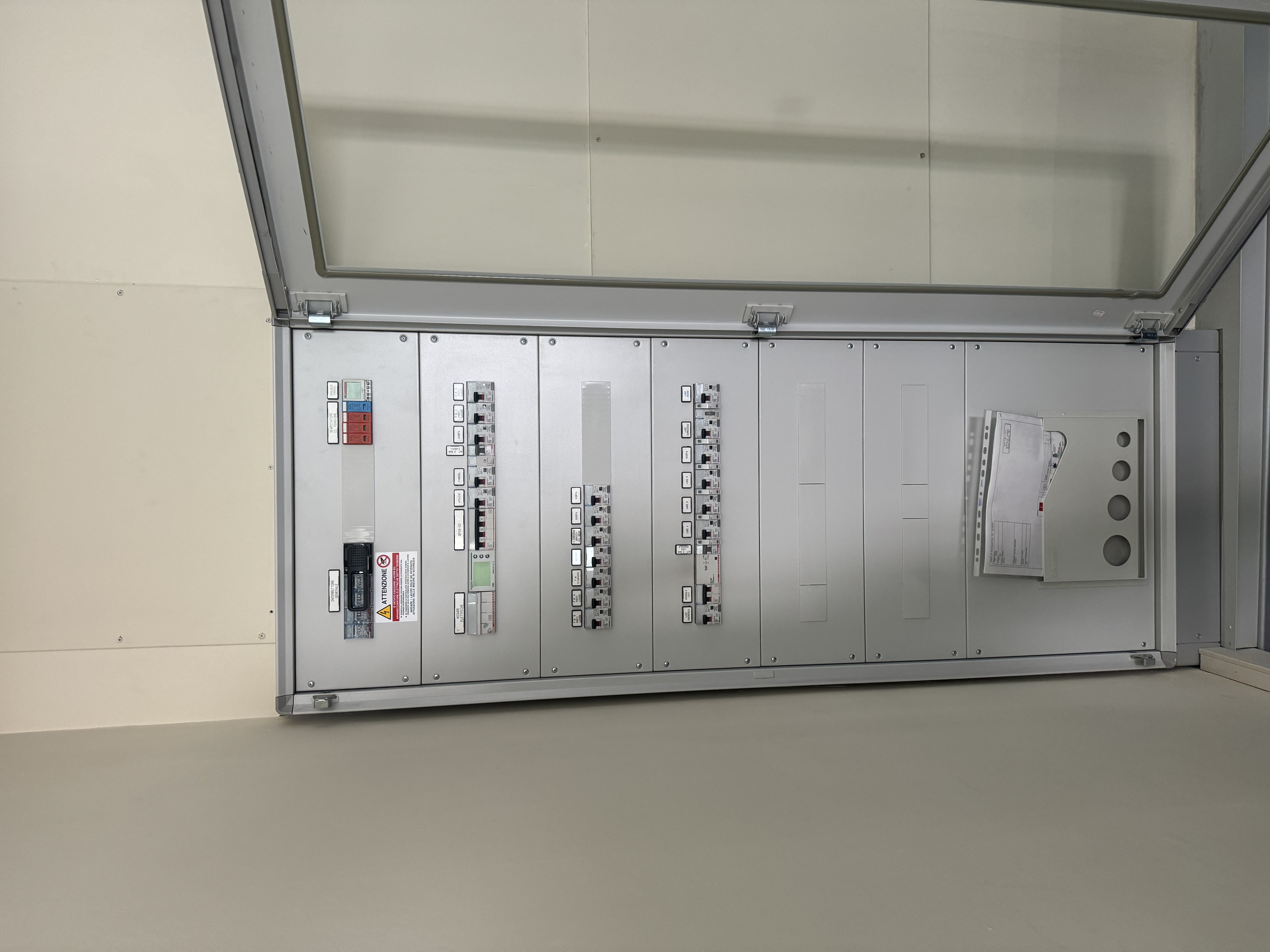 Materiale elettrico in vendita