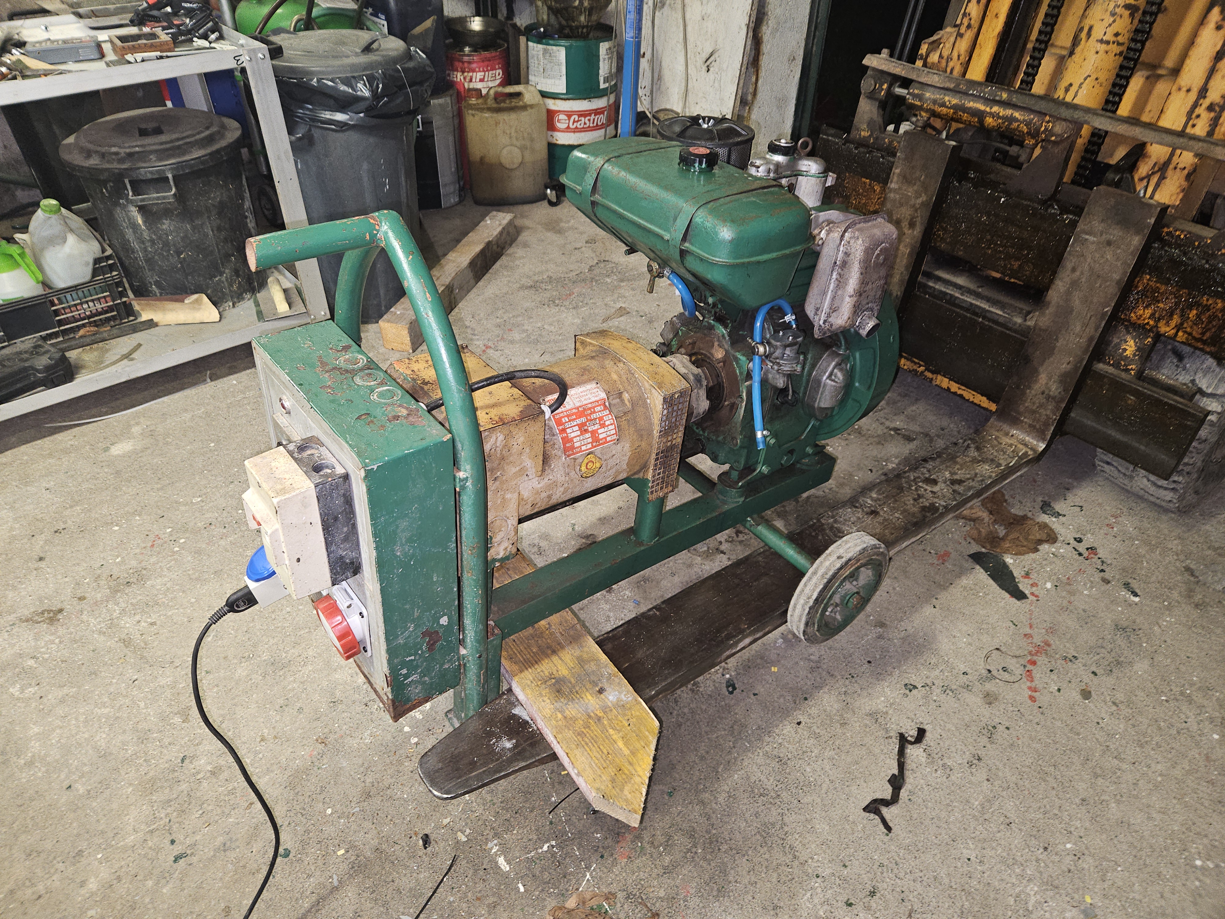 GENERATORE DI CORRENTE TRIFASE 220/380 VOLTS 3 KVA in vendita - foto 5