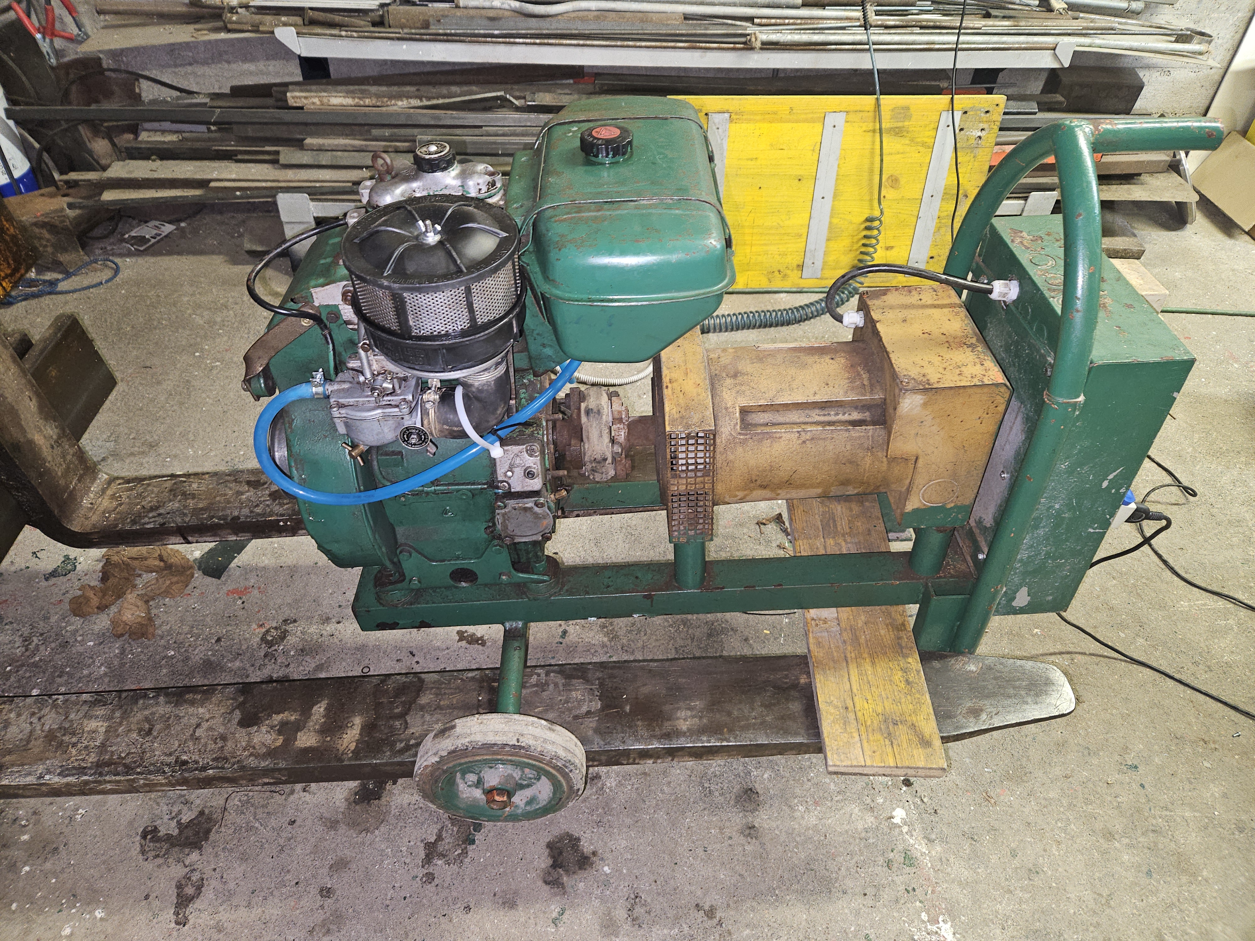GENERATORE DI CORRENTE TRIFASE 220/380 VOLTS 3 KVA in vendita - foto 1
