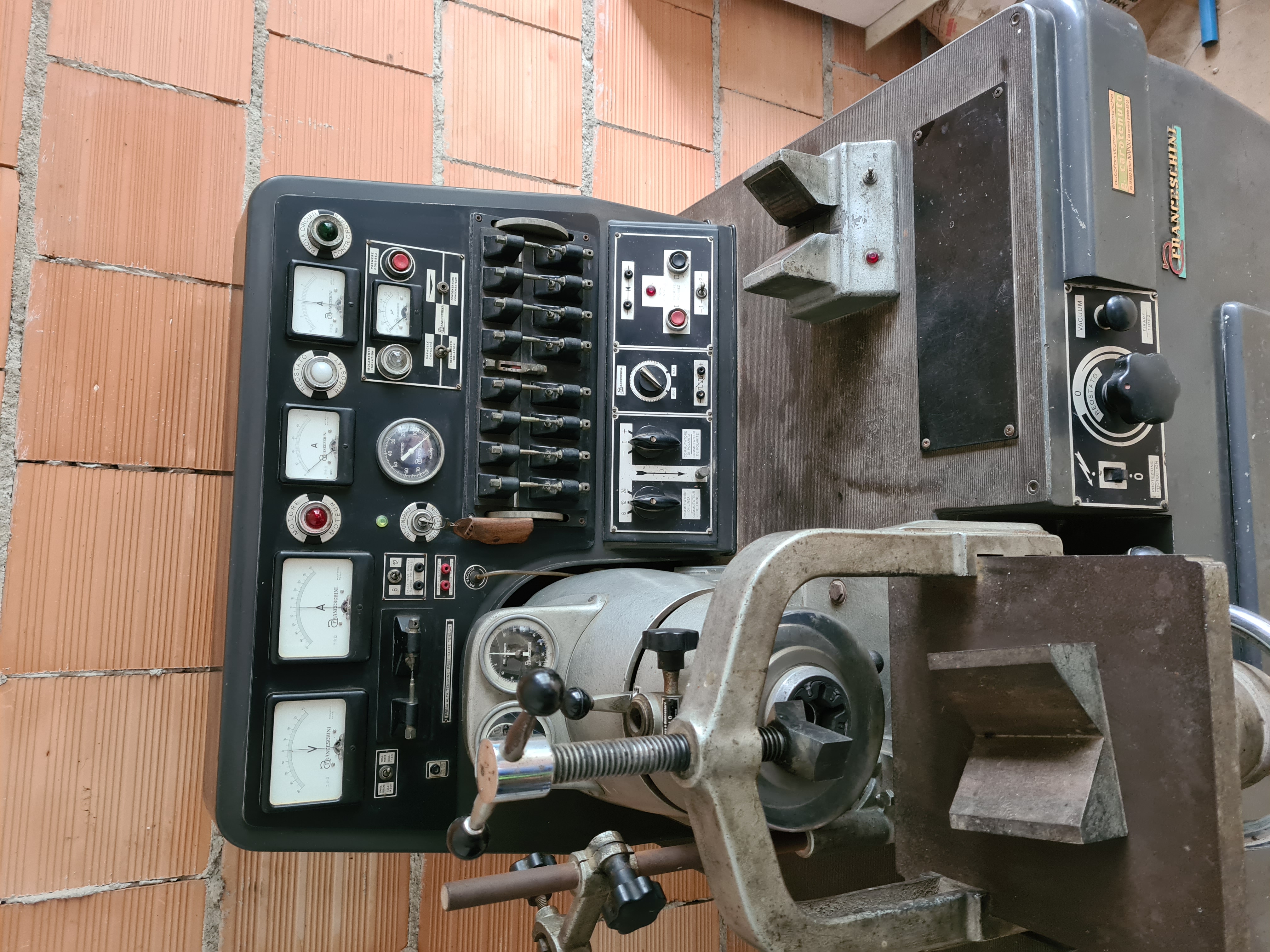 Banco prova vintage per elettrauto in vendita - foto 1