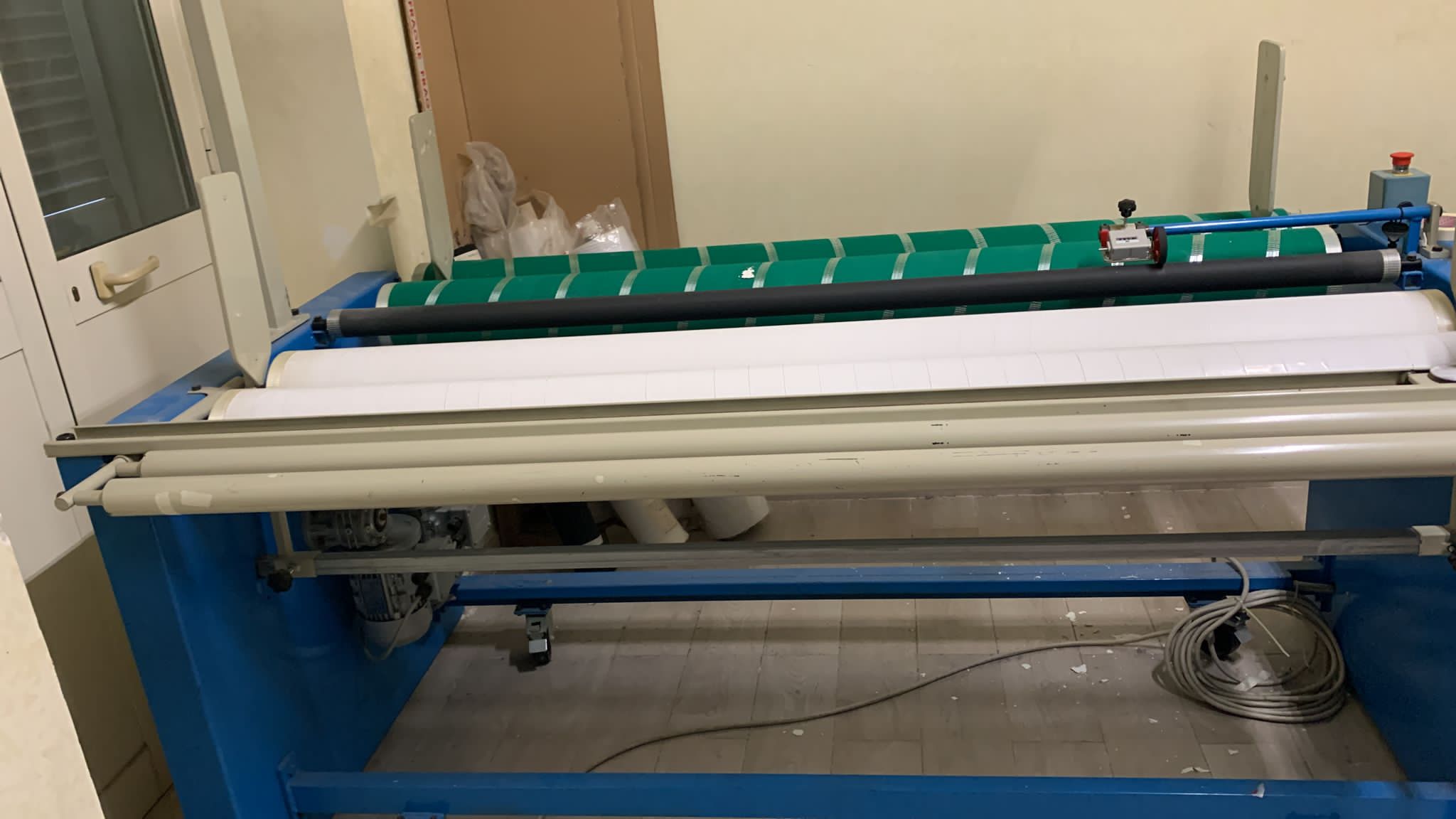 Tavolo arrotola tessuti e taglierine  in vendita - foto 6