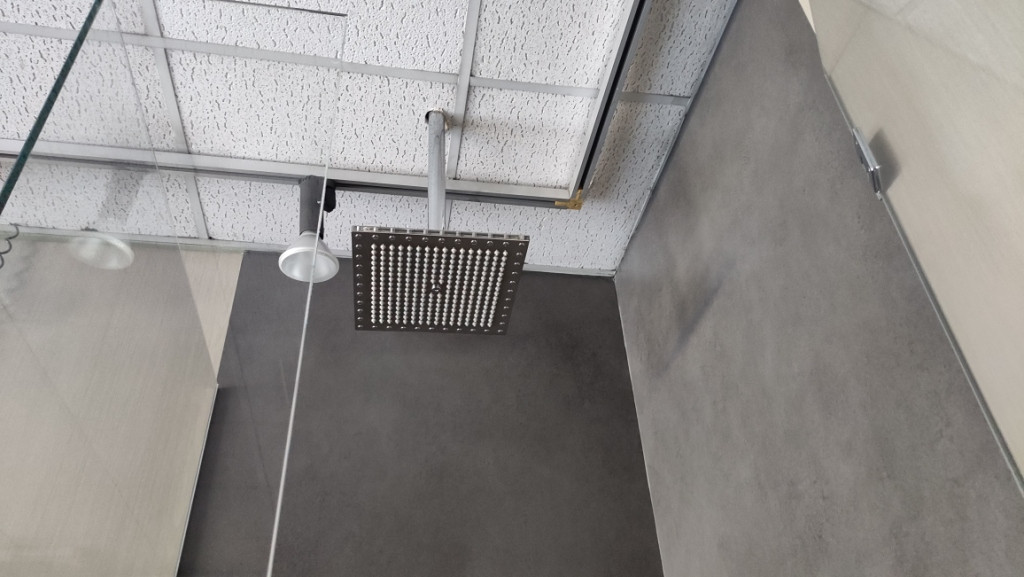  LOTTO 29 - N. 2 mobili bagno e piatto doccia in vendita - foto 8